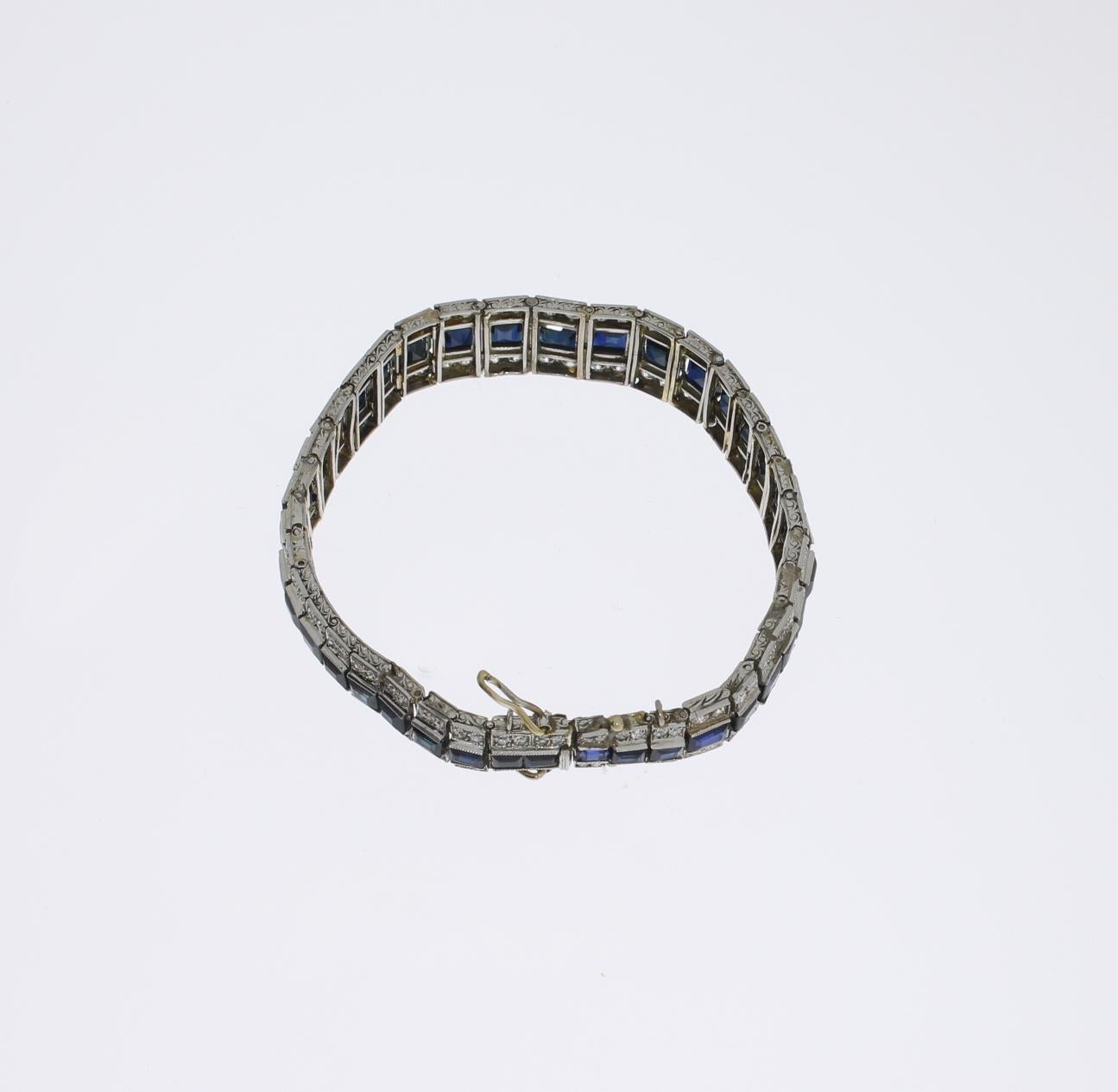 Saphir-Diamant-Platin-Tennisarmband aus den 1920er Jahren (Rundschliff) im Angebot