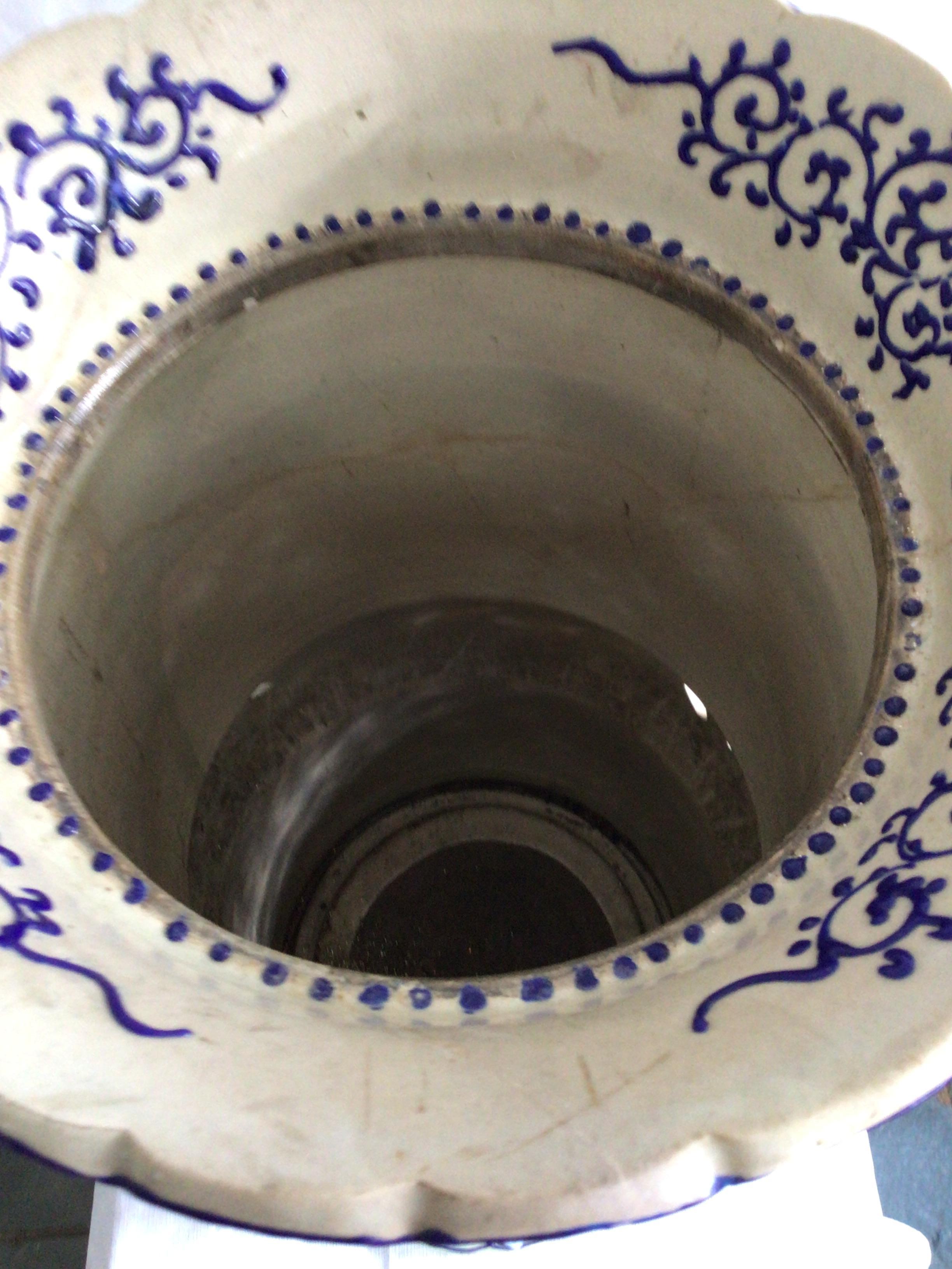 1920er Jahre Satsuma Stil keramischen Umbrella Stand mit gemalten und erhabenen Motiven im Angebot 4