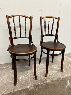 Ensemble de chaises de salle à manger Thonet en bois courbé des années 1920, avec dossier à barreaux