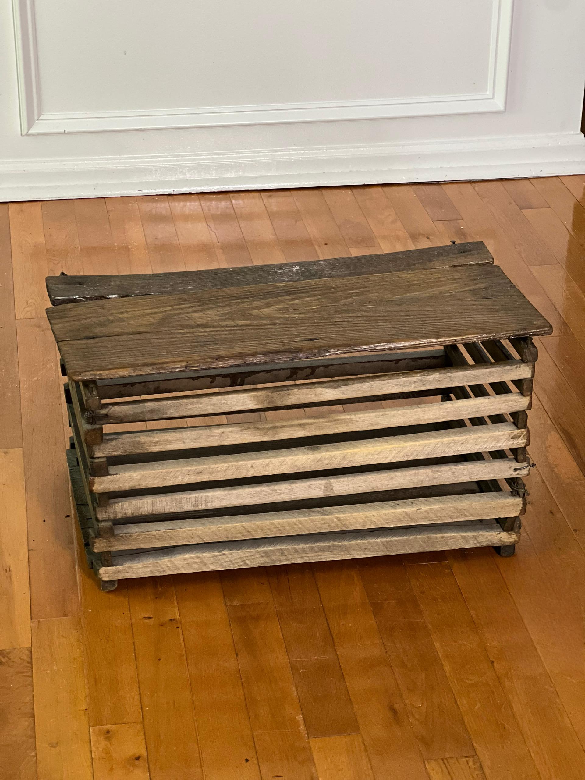 Conjunto de tres cajas de criadero de pollos Kerr de los años 20 en venta 4