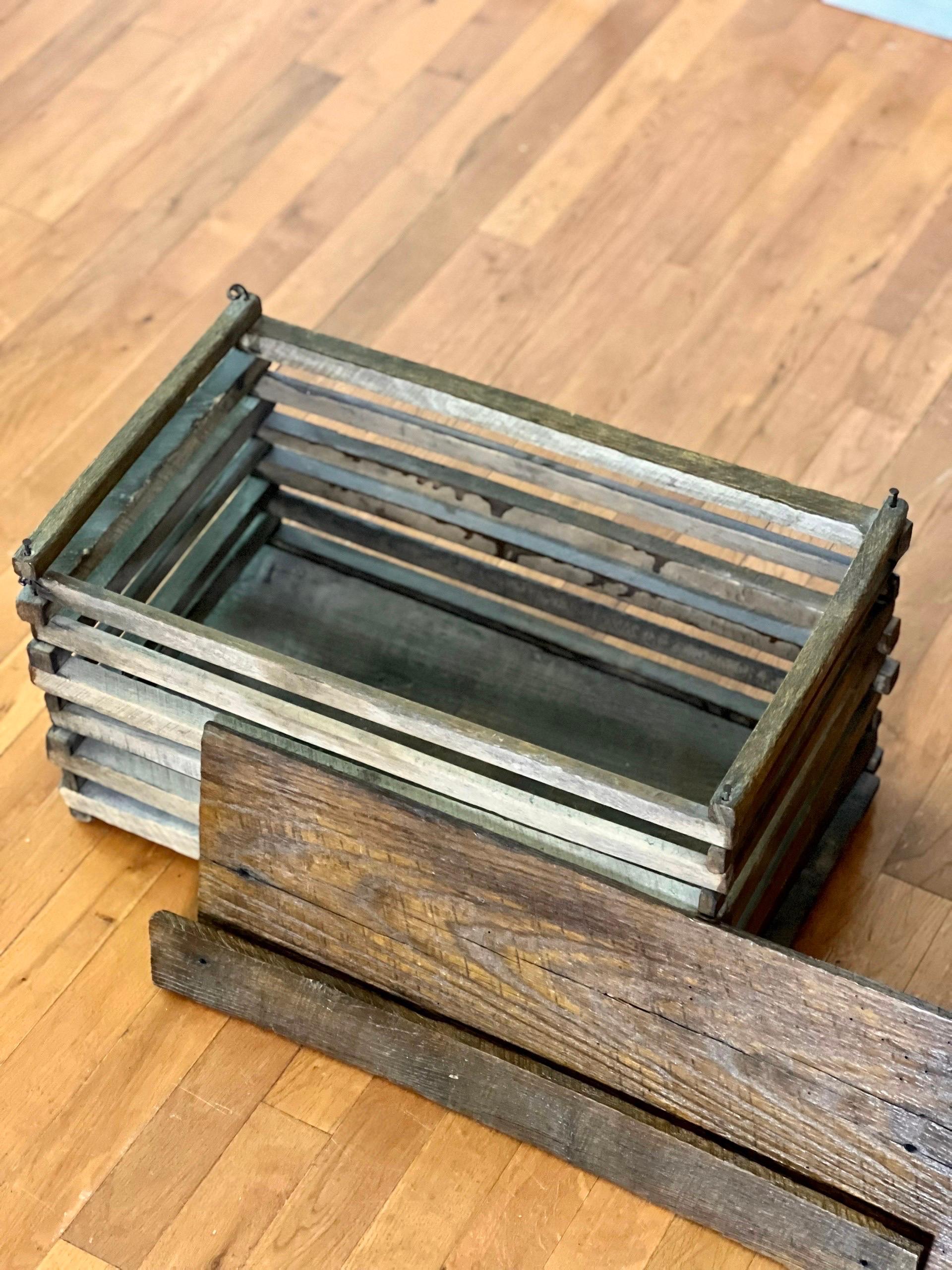 Conjunto de tres cajas de criadero de pollos Kerr de los años 20 en venta 5