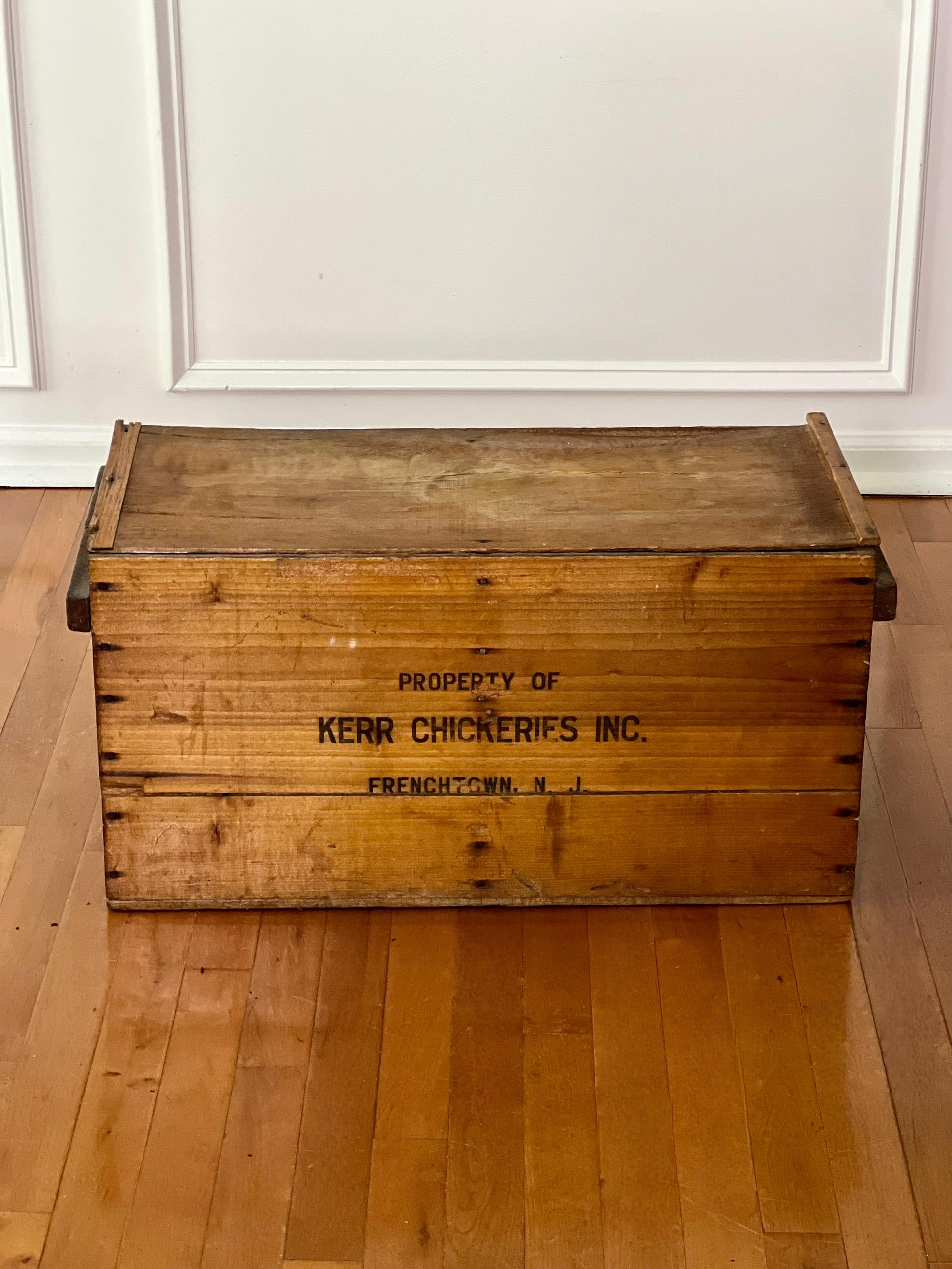 Conjunto de tres cajas de criadero de pollos Kerr de los años 20 principios del siglo XX en venta