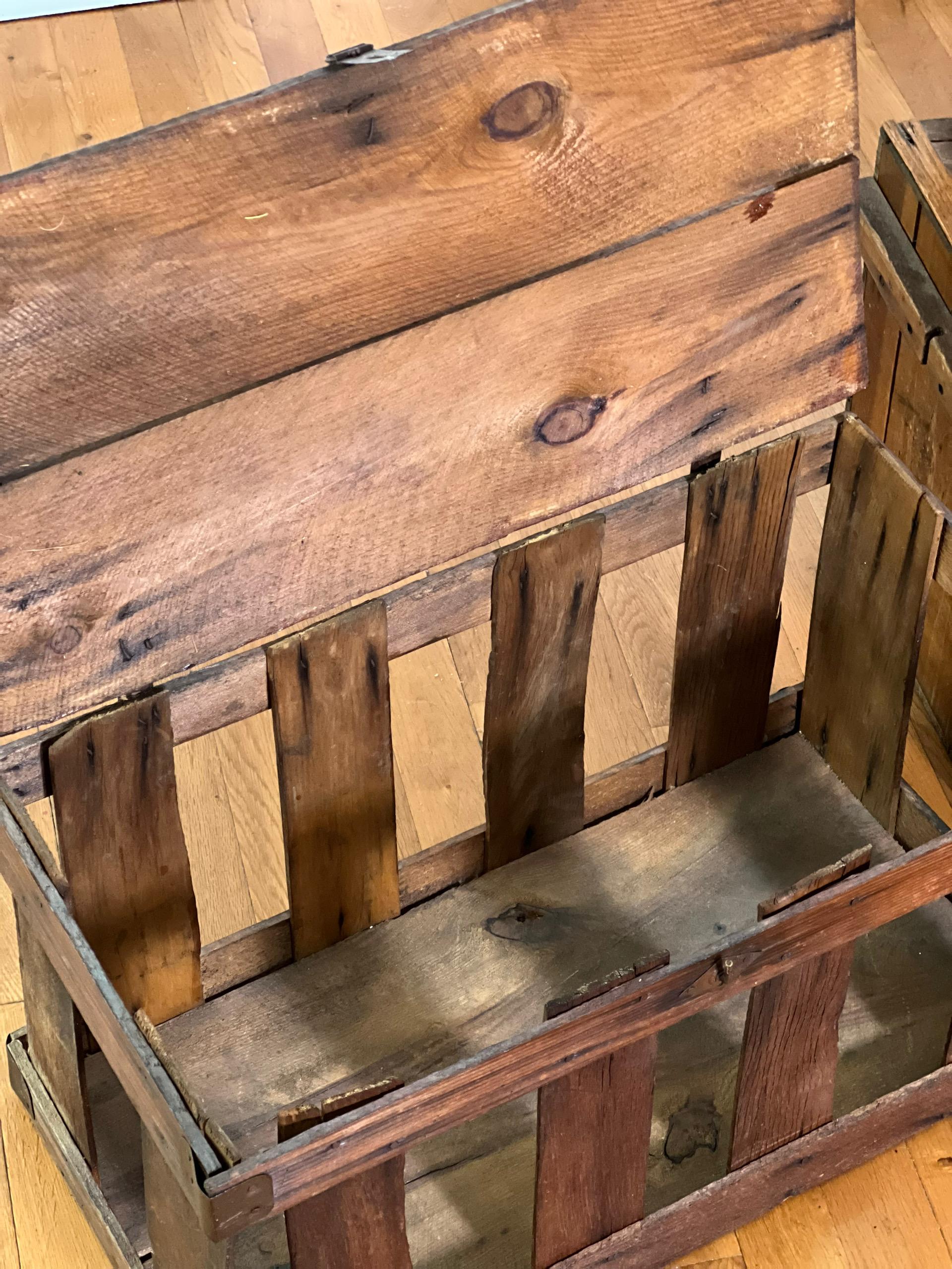 Conjunto de tres cajas de criadero de pollos Kerr de los años 20 en venta 2