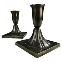 Ensemble de deux chandeliers Art Déco danois Just Andersen des années 1920 en métal disco