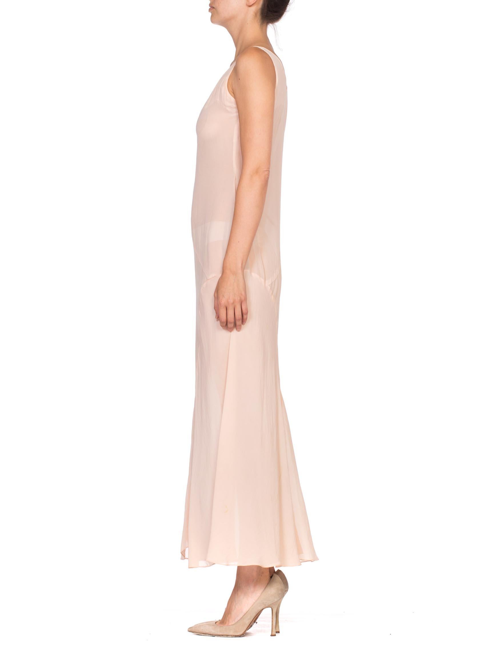 1920'S Blush Rosa Seide Chiffon Art Deco gesäumten Slip Kleid  im Zustand „Hervorragend“ im Angebot in New York, NY