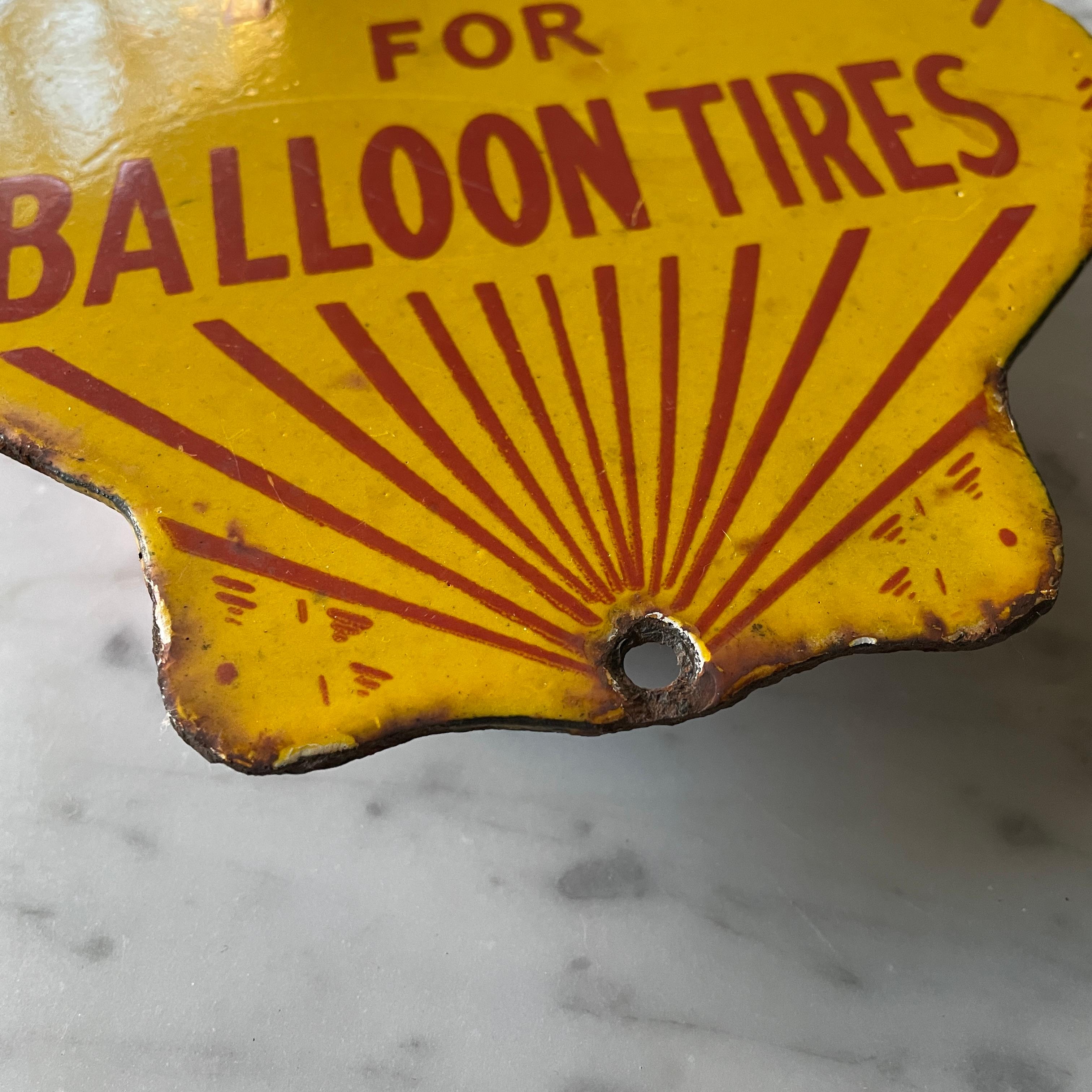 1920er Jahre Shell Ballon Reifen Gelb Reifen Luft Maschine Porzellan Zeichen Tankstelle (amerikanisch) im Angebot