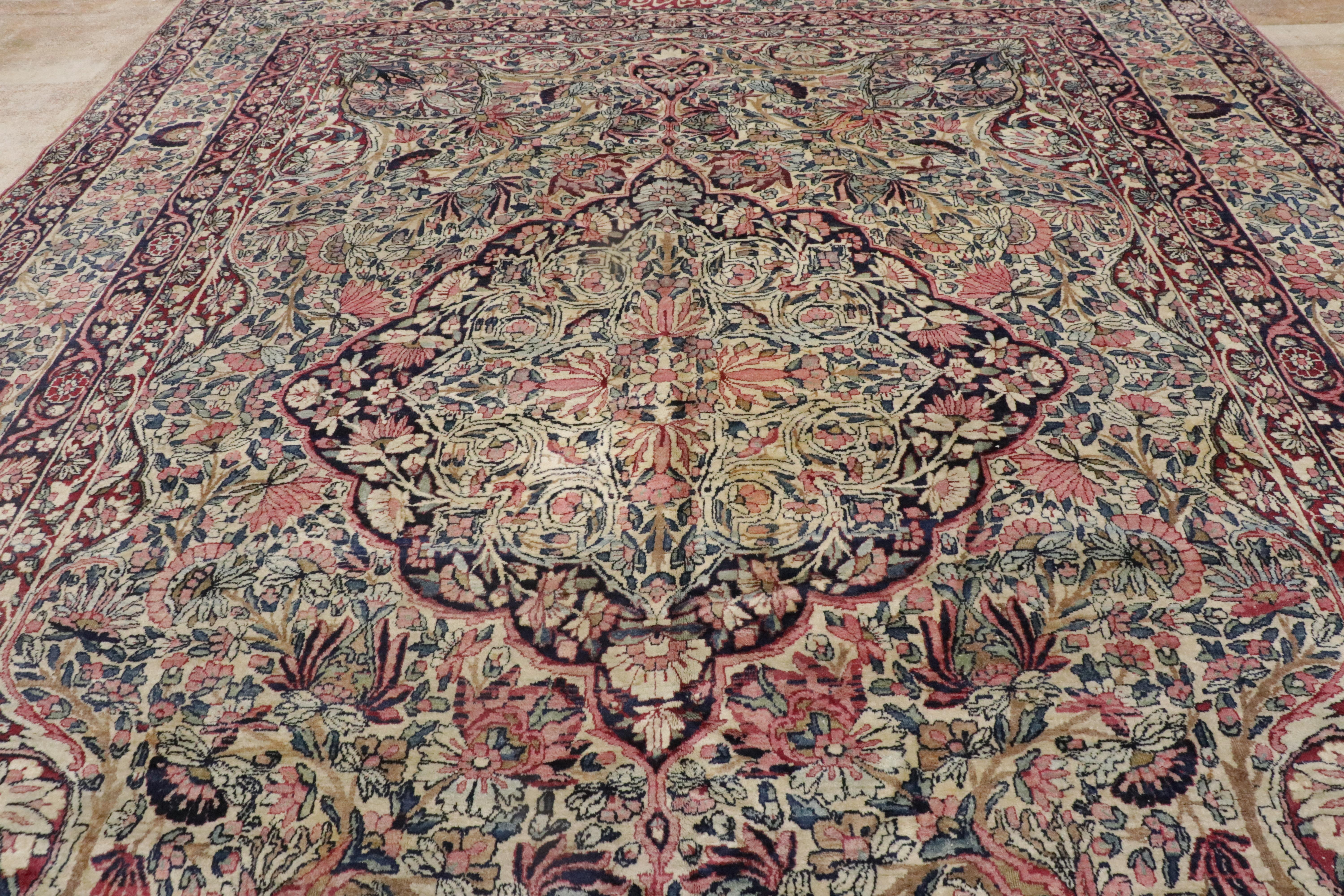 1920's Signed Persian Kermanshah Carpet with Traditional Style For Sale 4