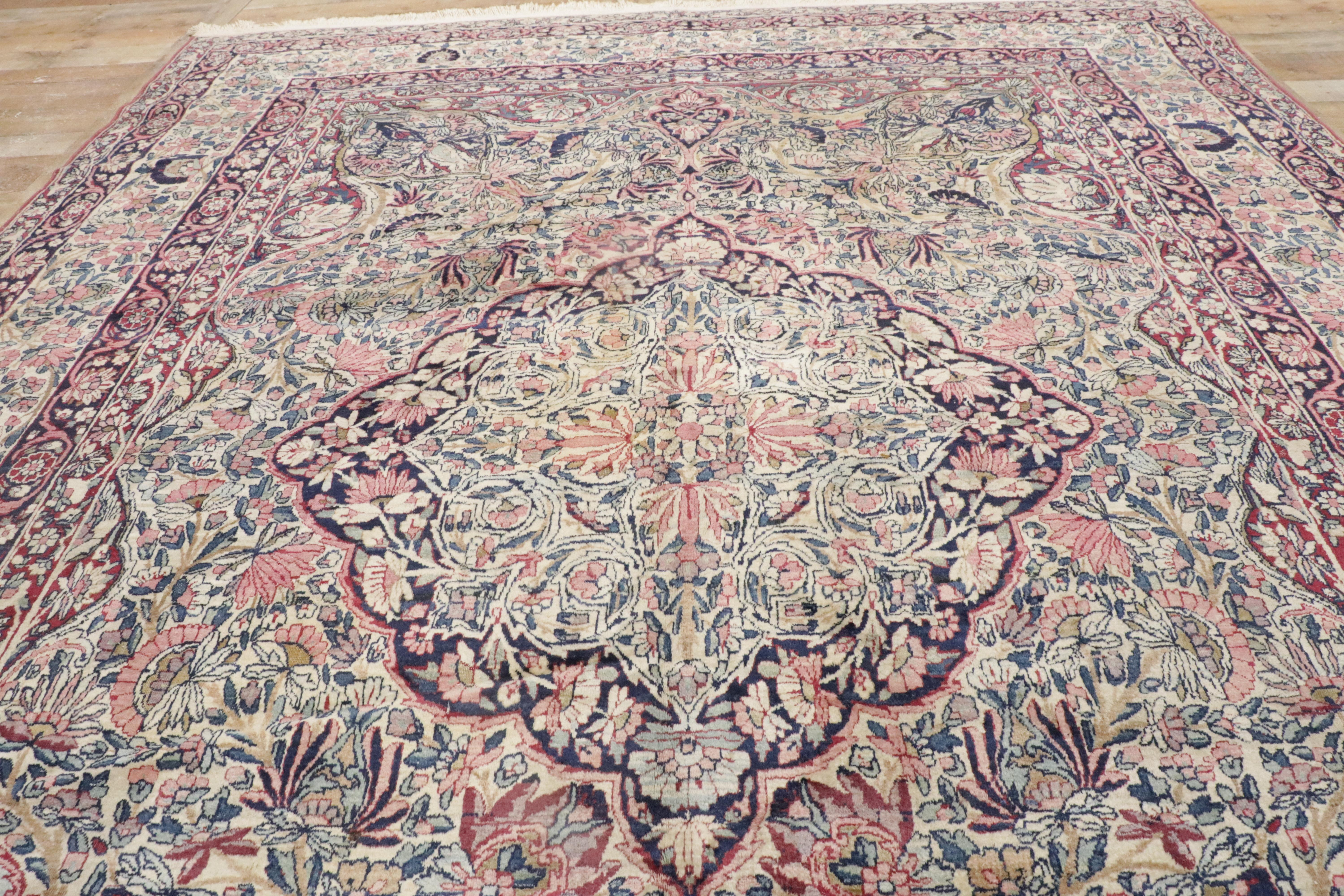 1920's Signed Persian Kermanshah Carpet with Traditional Style For Sale 7