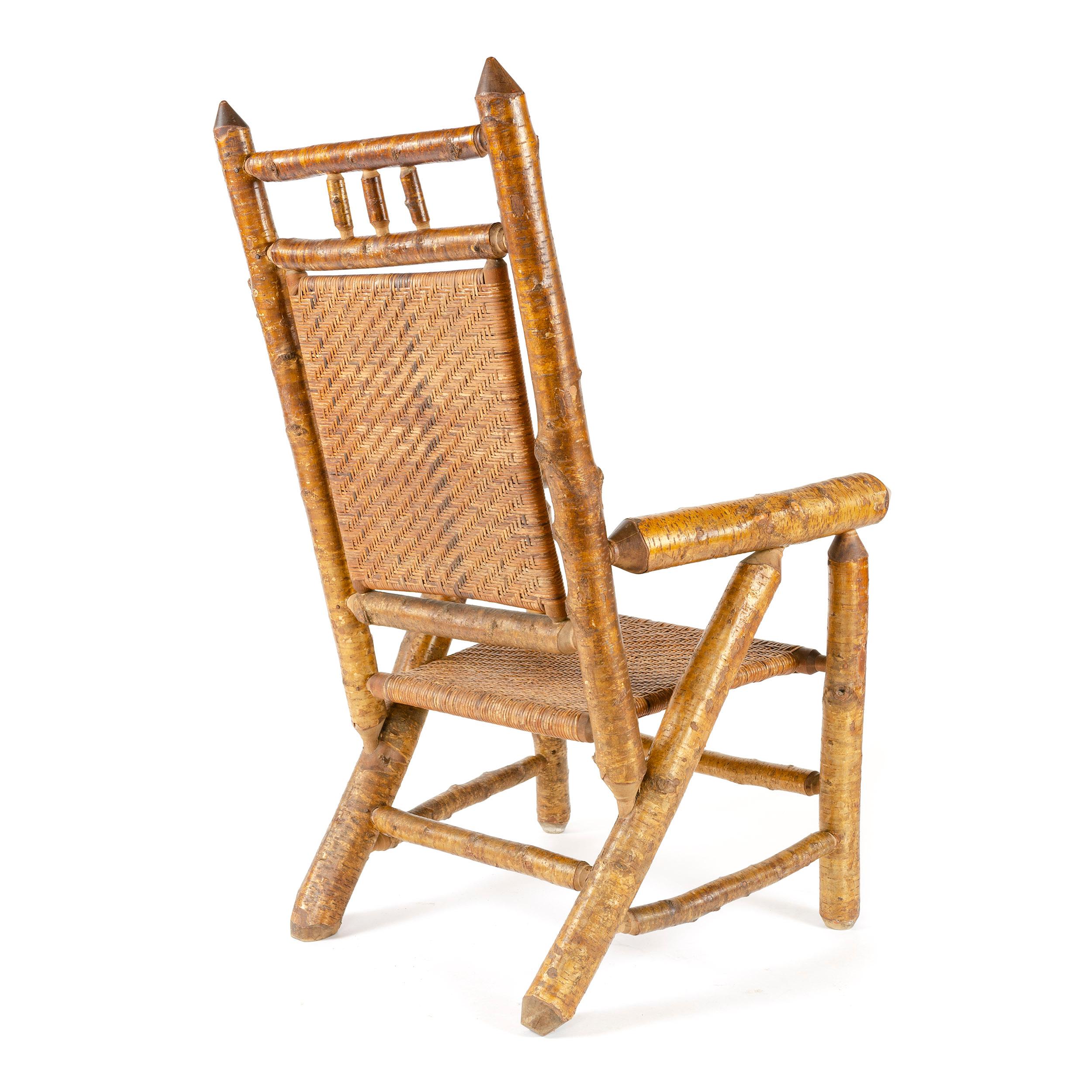 Début du 20ème siècle Fauteuil en bouleau argenté des années 1920 par H.C. Dexter Chair Company en vente