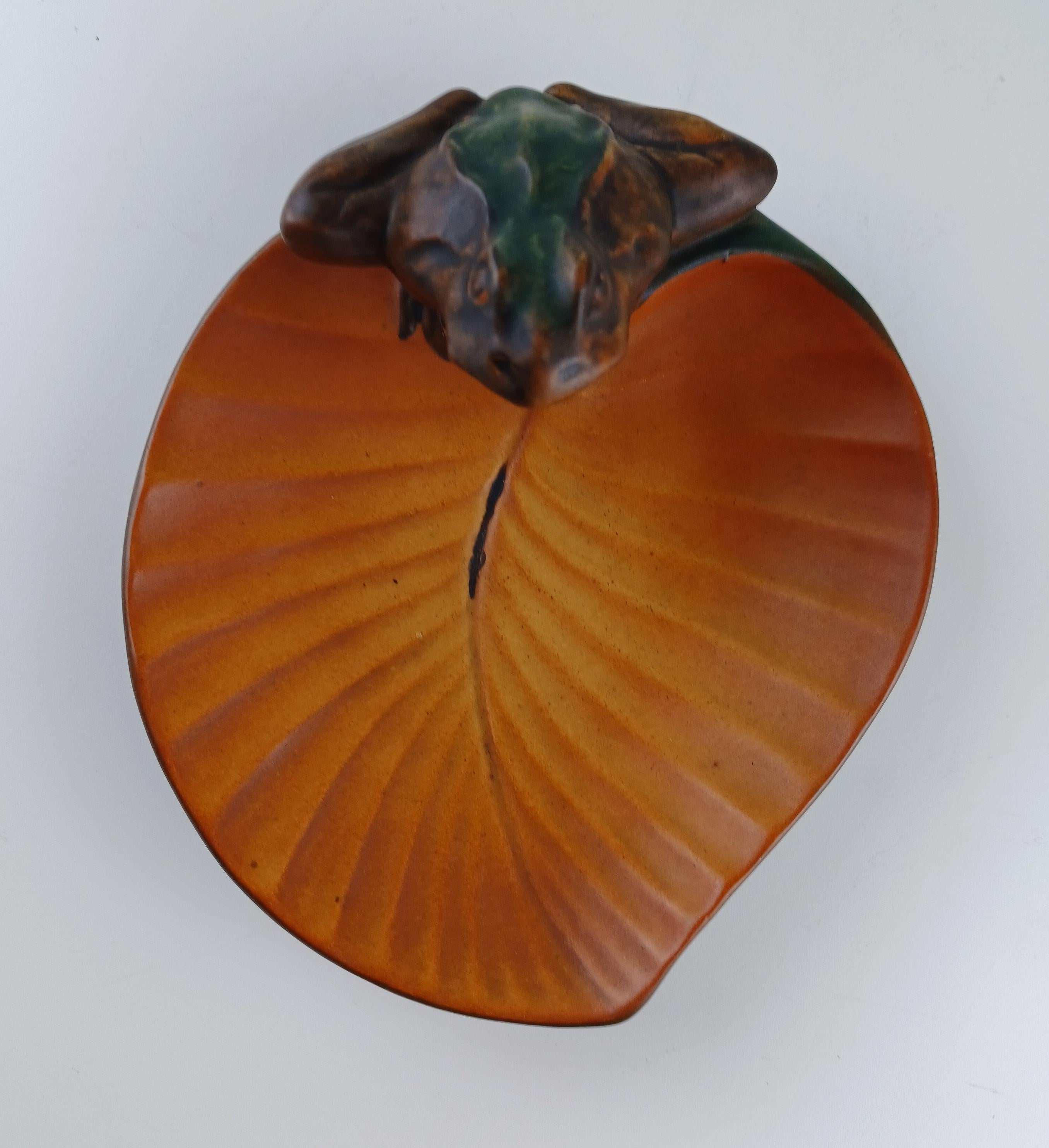 1920's Small Handcrafed Danish Art Nouveau Handcrafted Frog Dish by Ipsens Enke For Sale 3