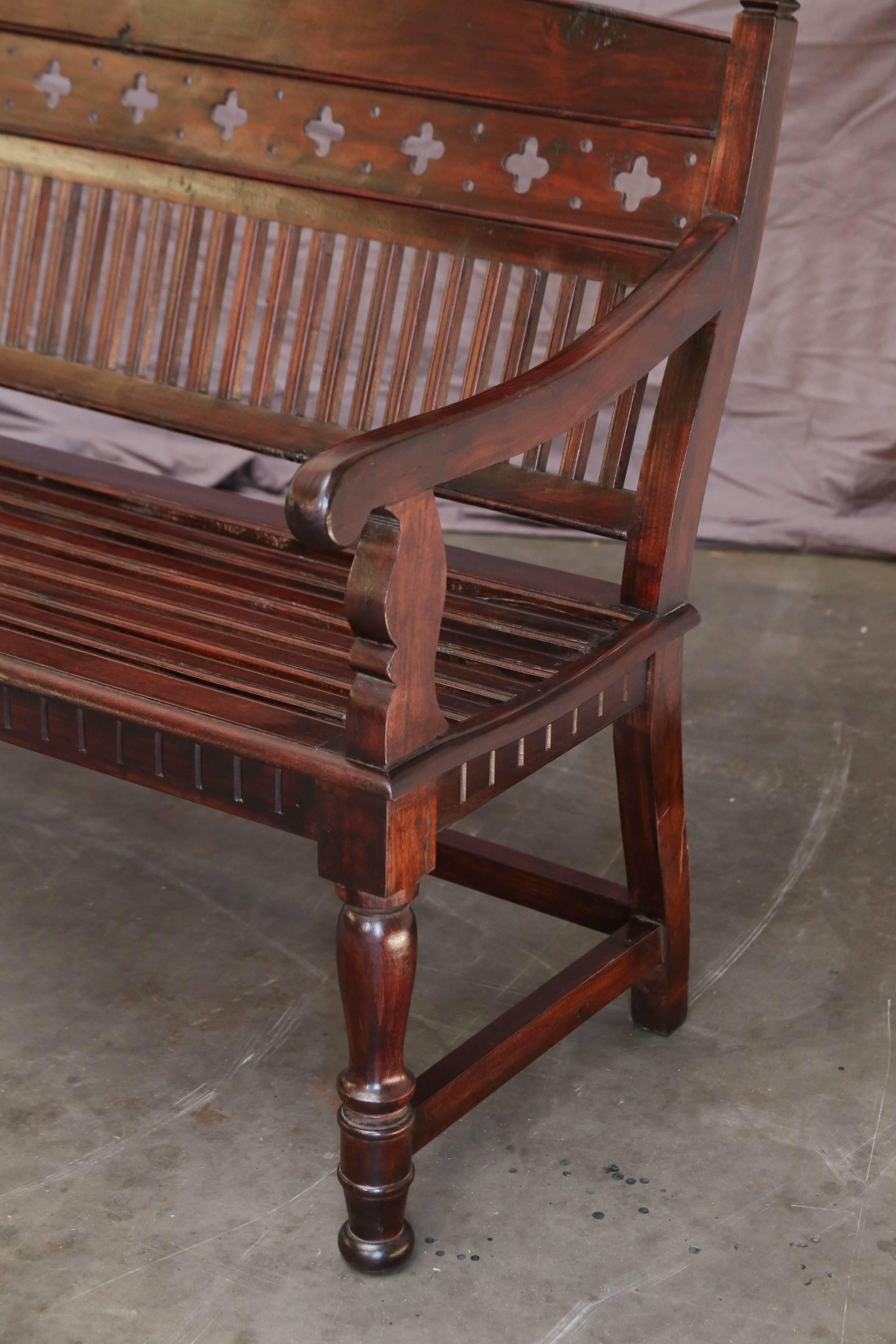 Contoured Bench aus massivem Mahagoniholz aus einem Bischofs aus den 1920er Jahren (Handgefertigt)