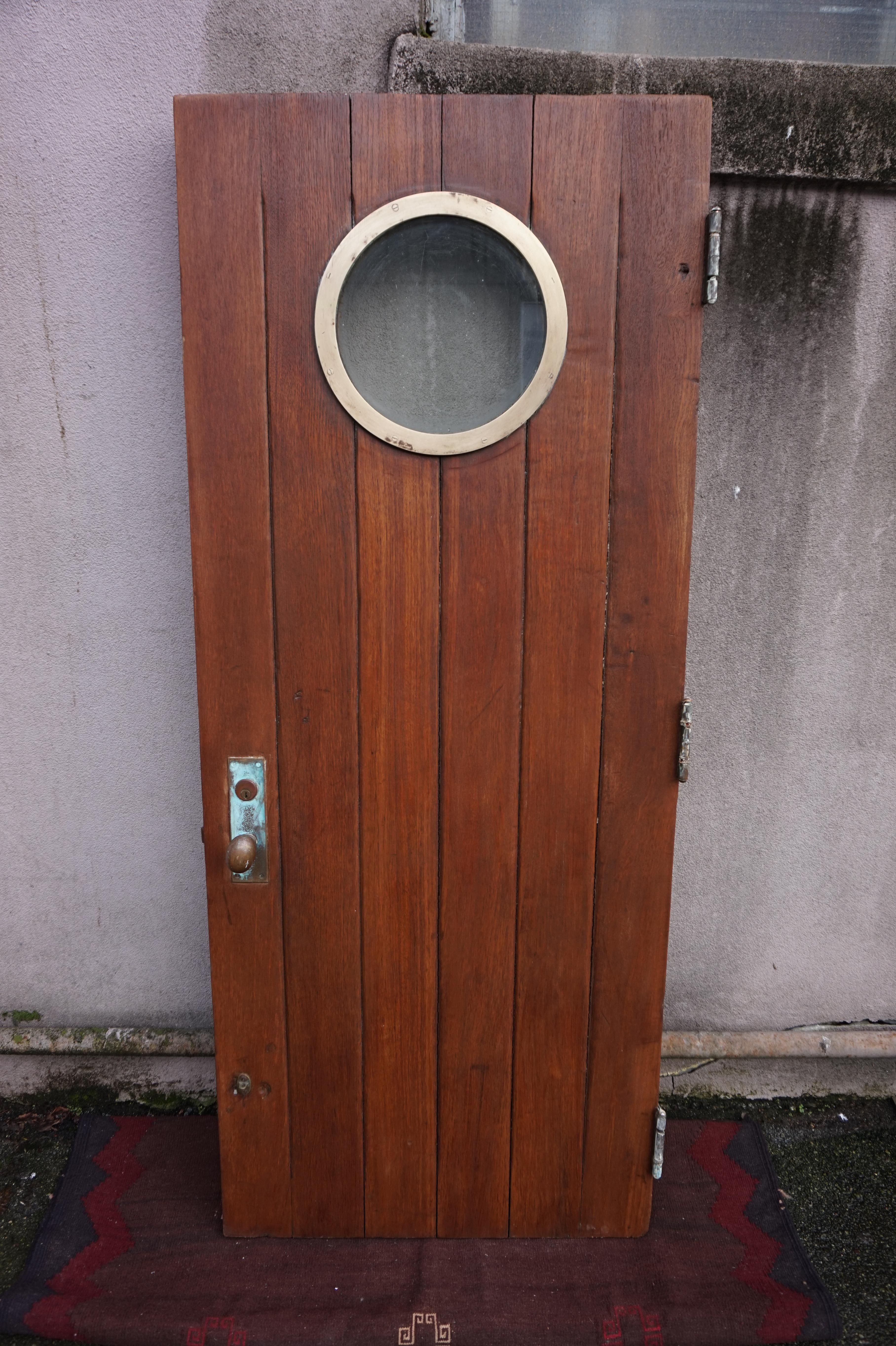 porte avec hublot