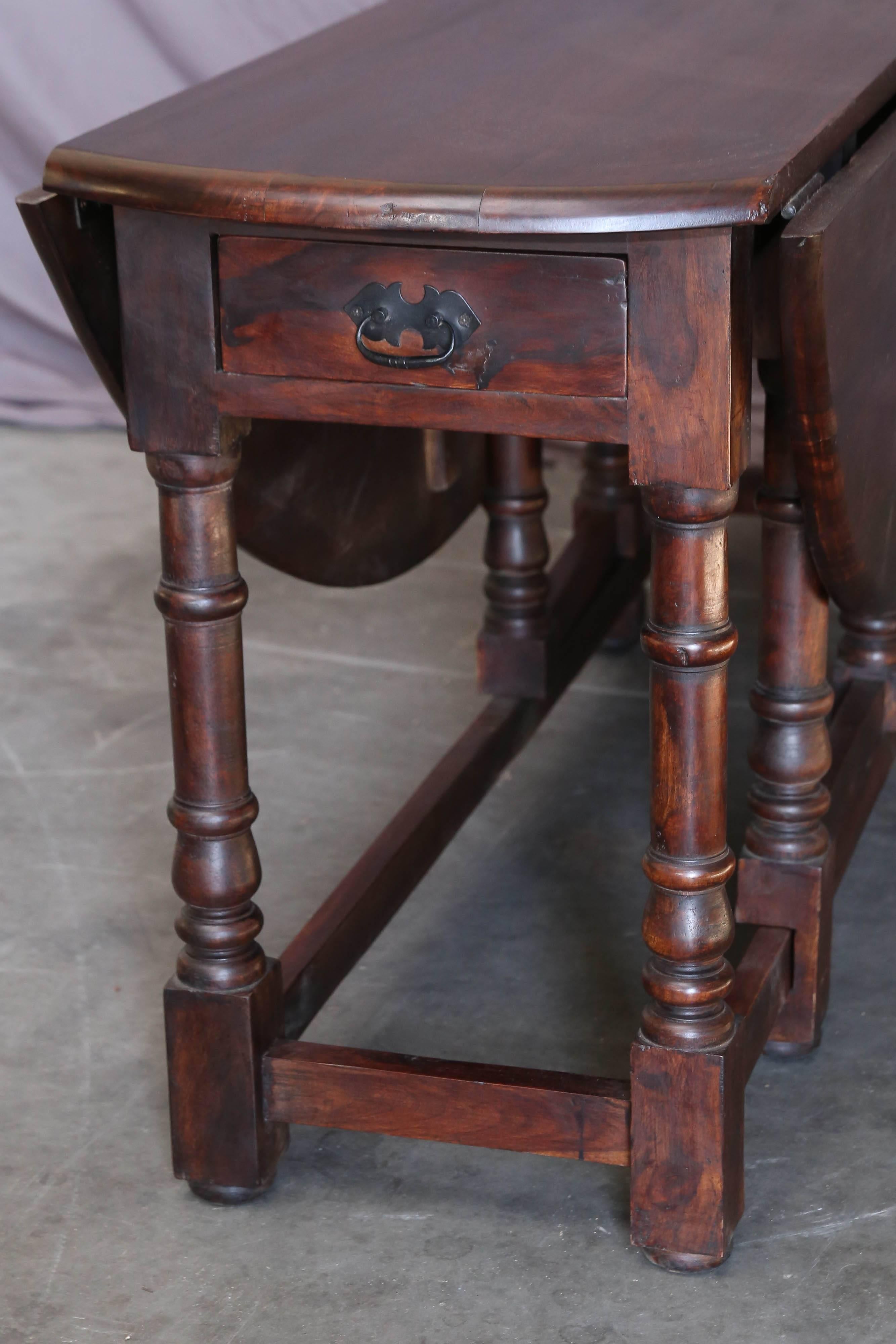 1920s Solid Teak Wood British Colonial Gate Leg Breakfast Table For Sale 1