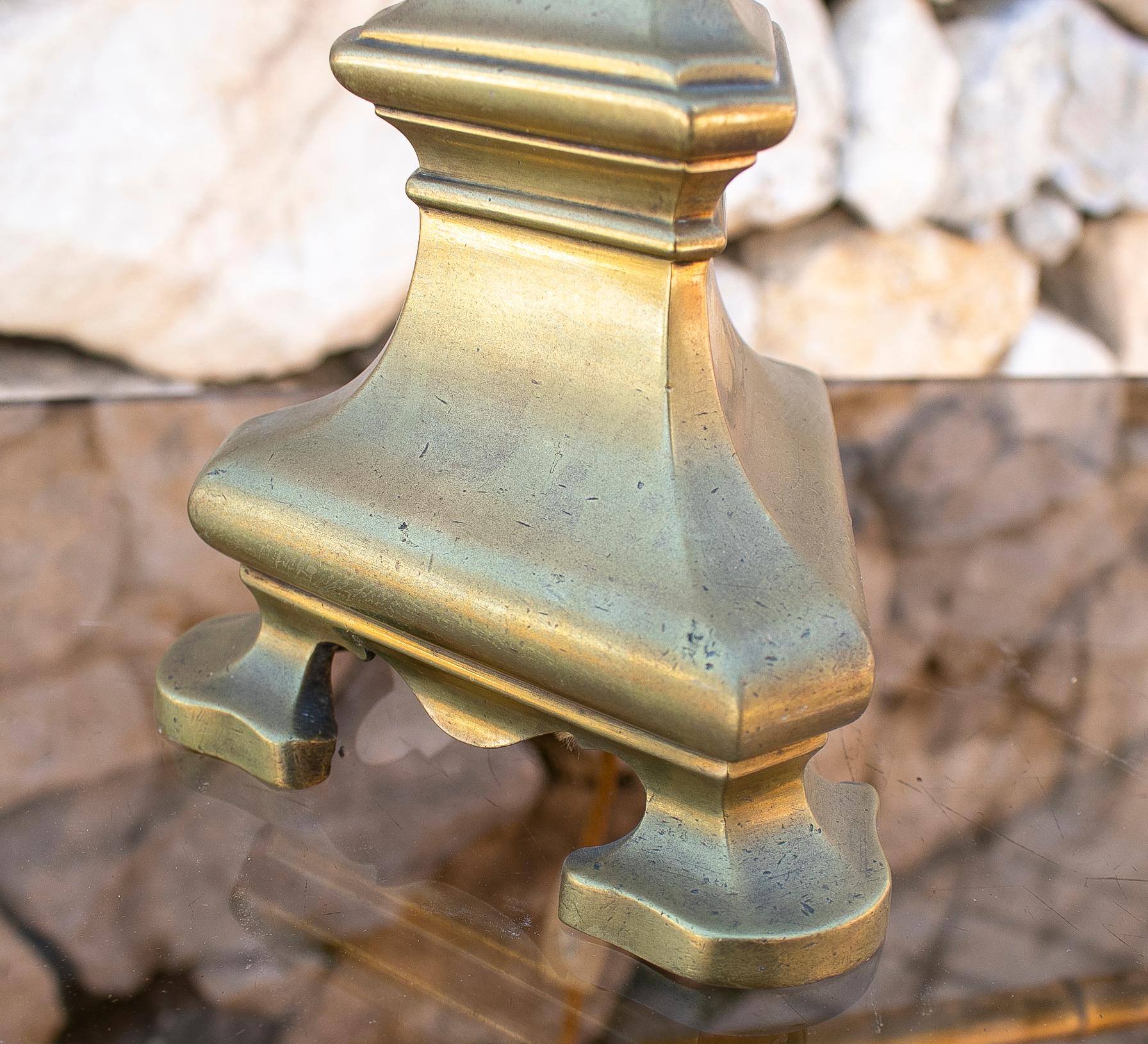 Lampada da tavolo spagnola in bronzo del 1920 con candeliere tornito in vendita 3
