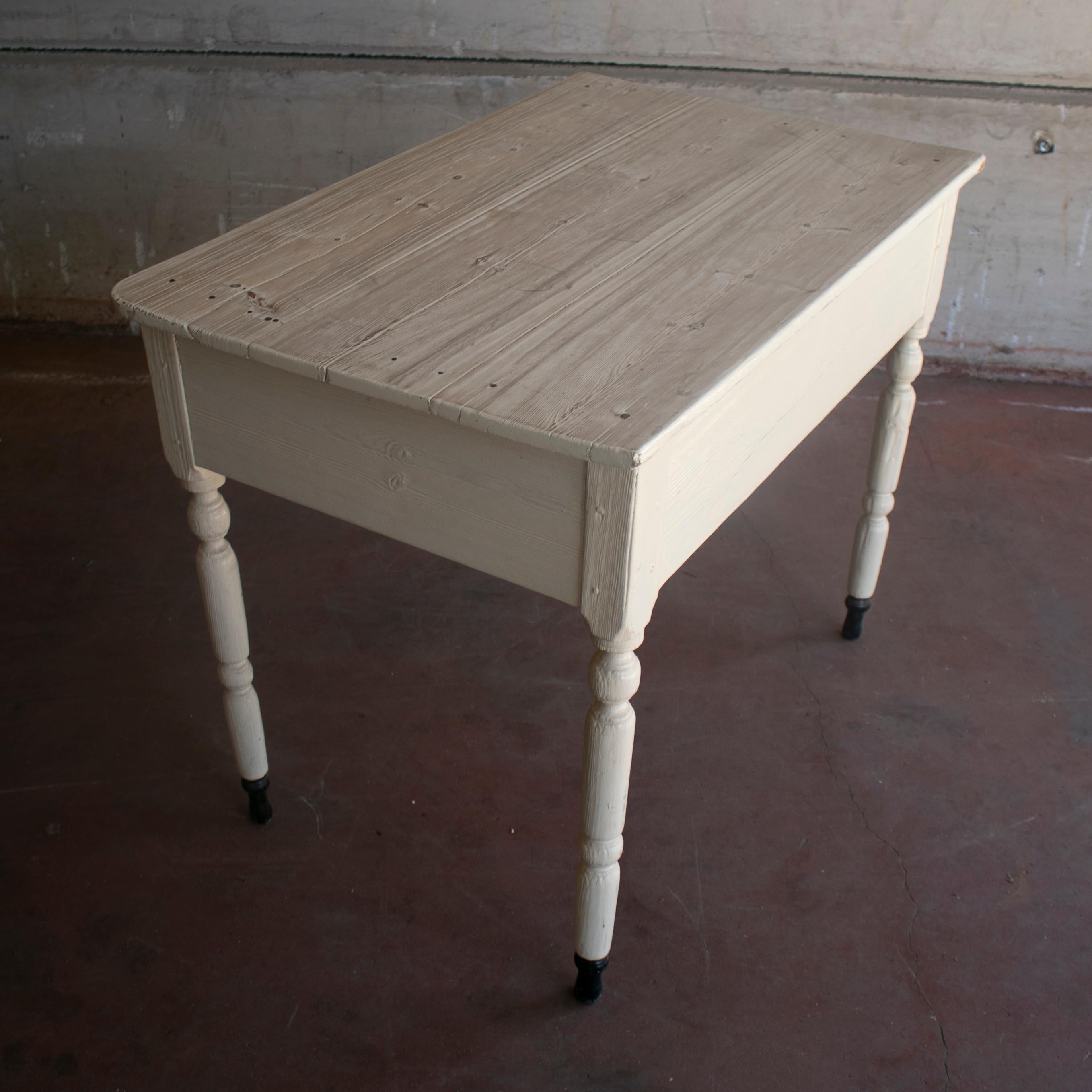 1920s Spanish One Drawer Farmhouse White Wooden Table In Good Condition In Marbella, ES