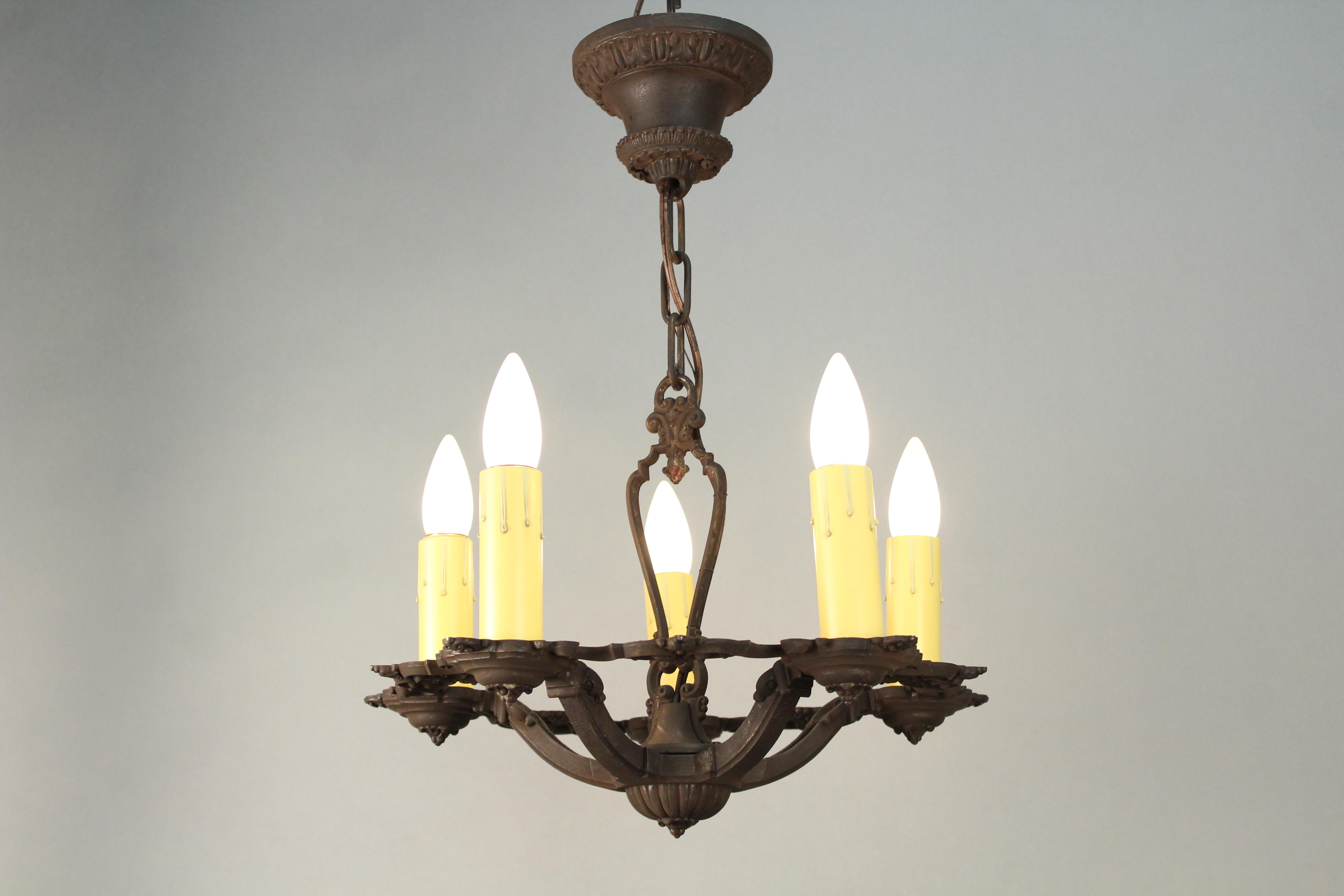 Early 20th Century 1920s Spanish Revival Chandelier with Five Lights