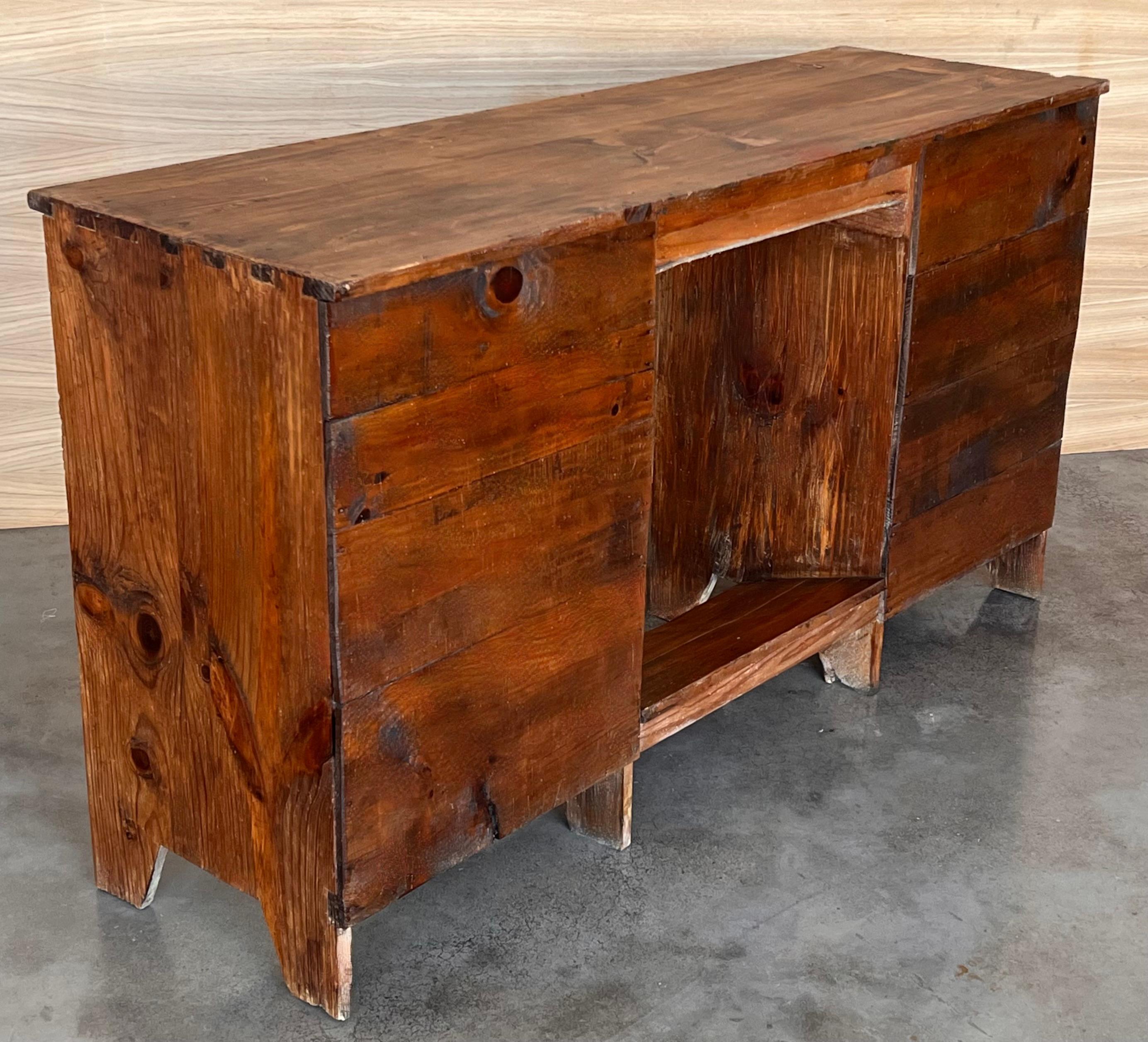 Secrétaires espagnols des années 1920, bureau à caisson en pin en vente 3