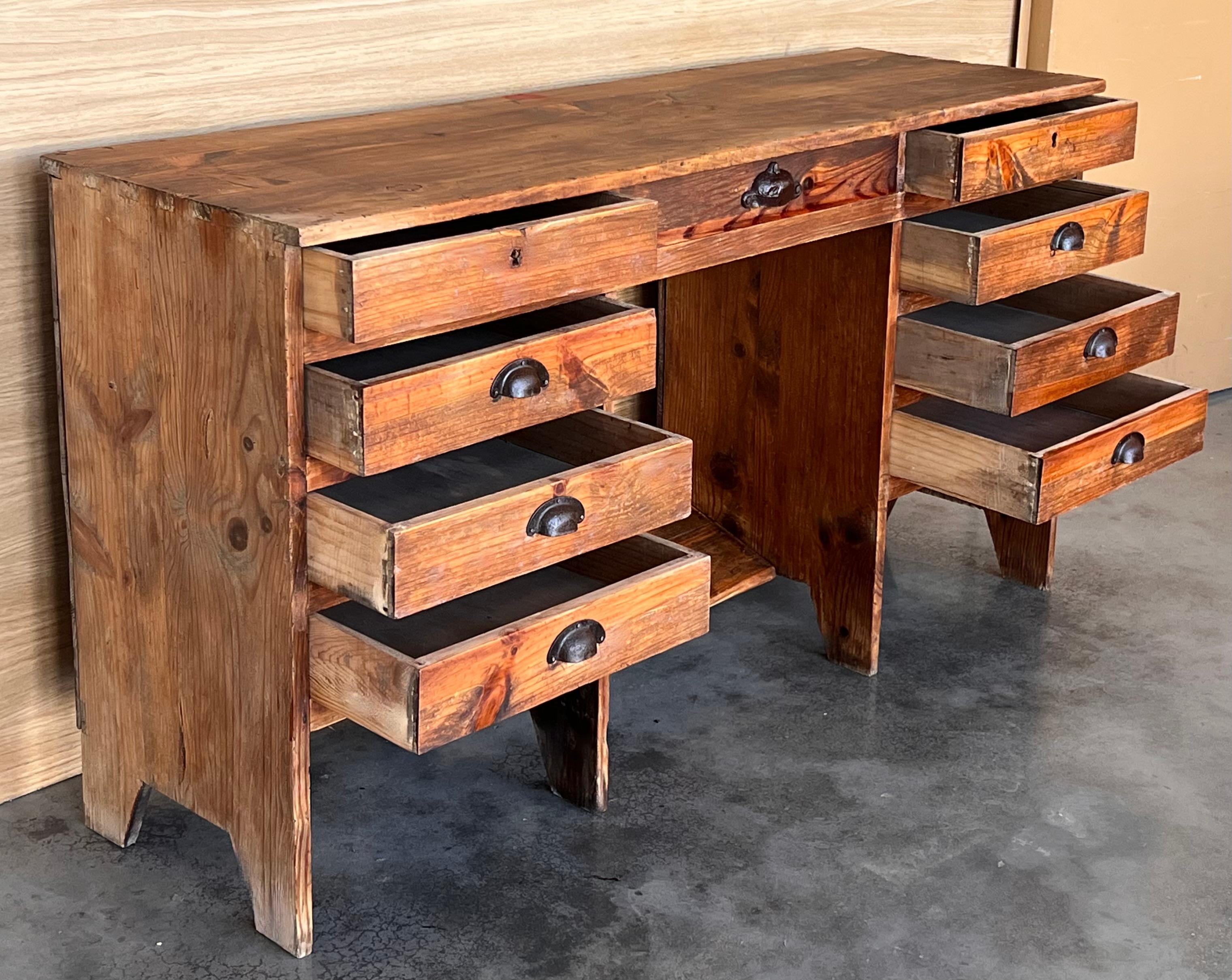 Secrétaires espagnols des années 1920, bureau à caisson en pin en vente 4