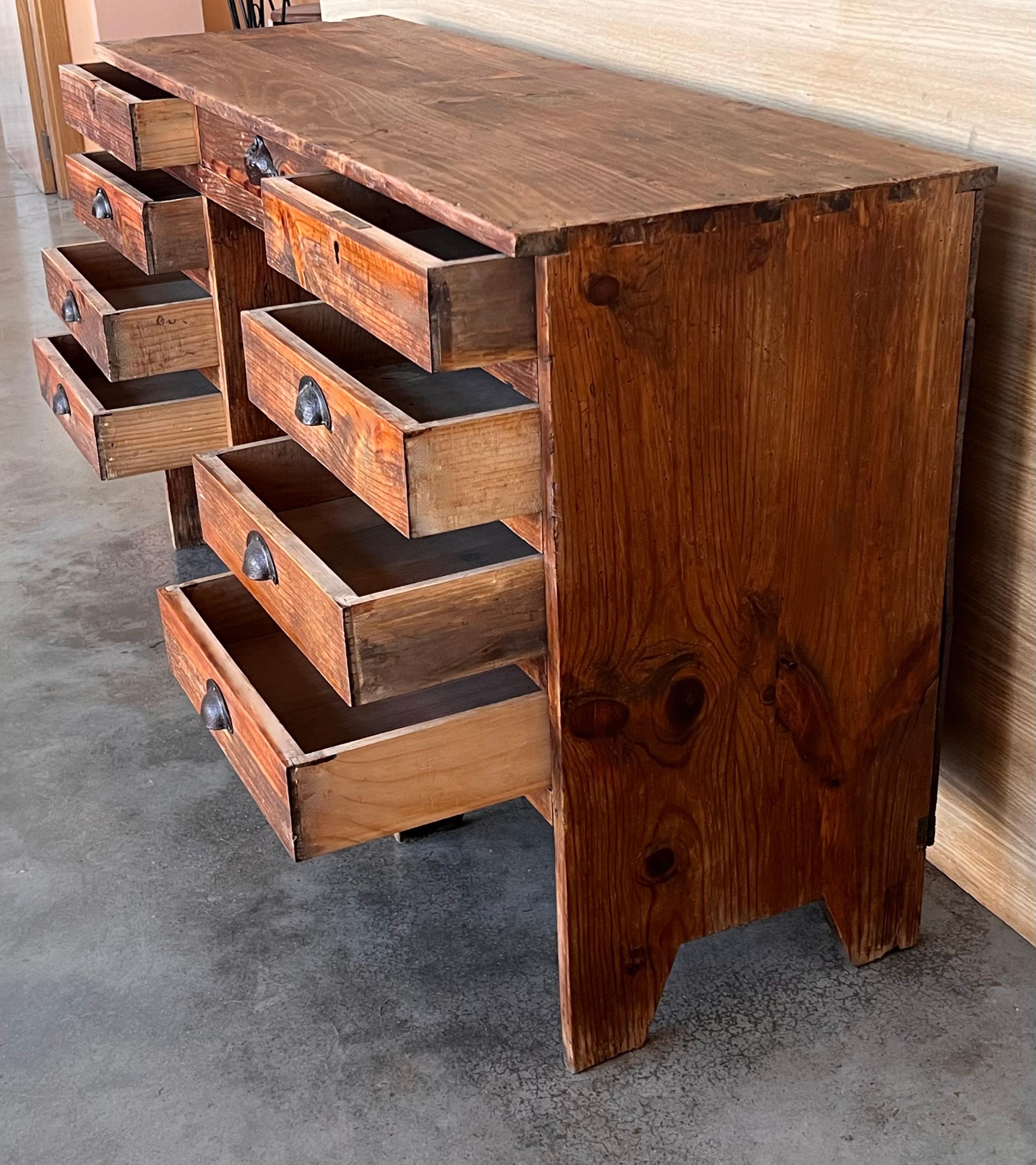 Secrétaires espagnols des années 1920, bureau à caisson en pin en vente 6