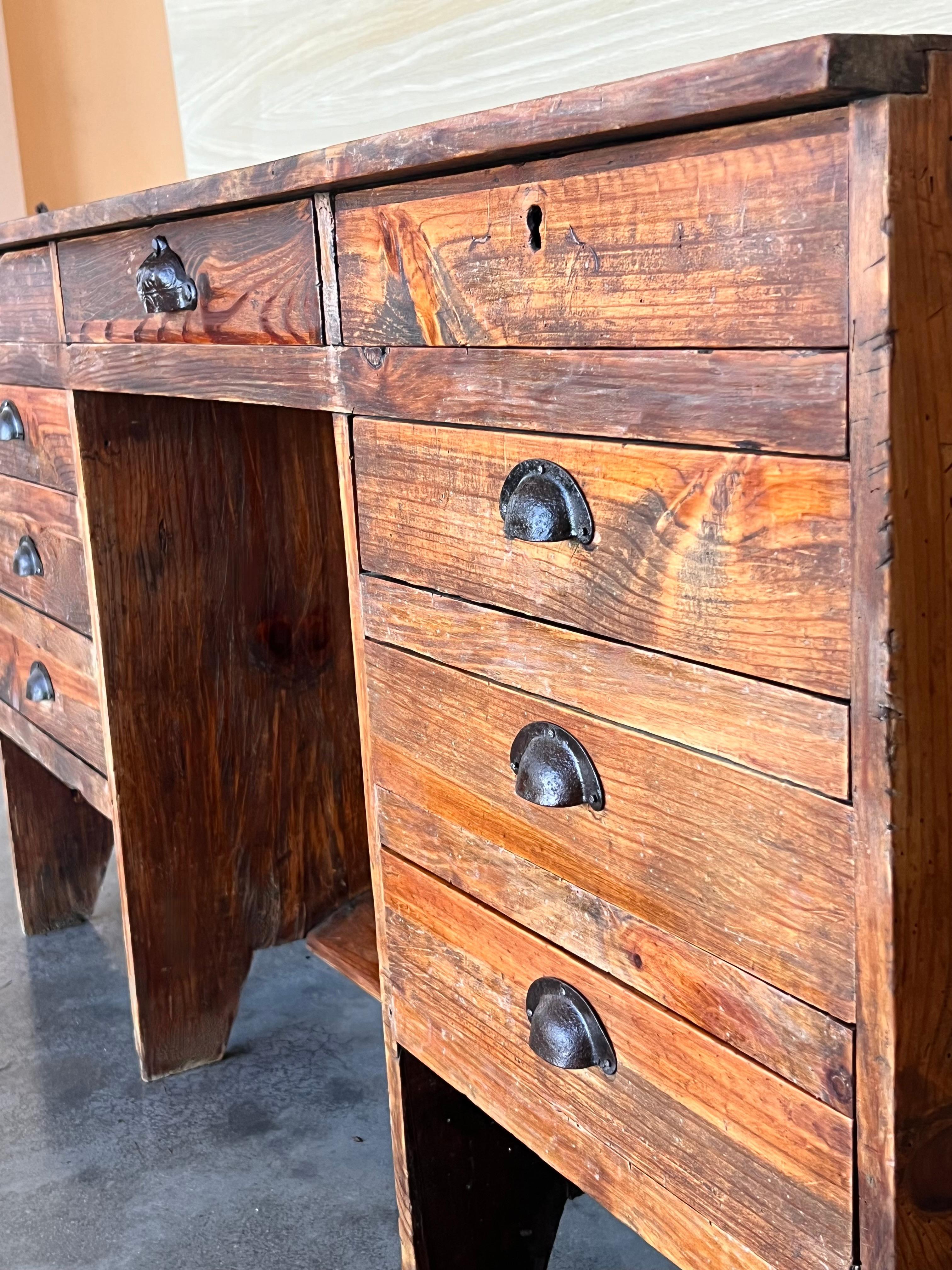 Secrétaires espagnols des années 1920, bureau à caisson en pin en vente 8