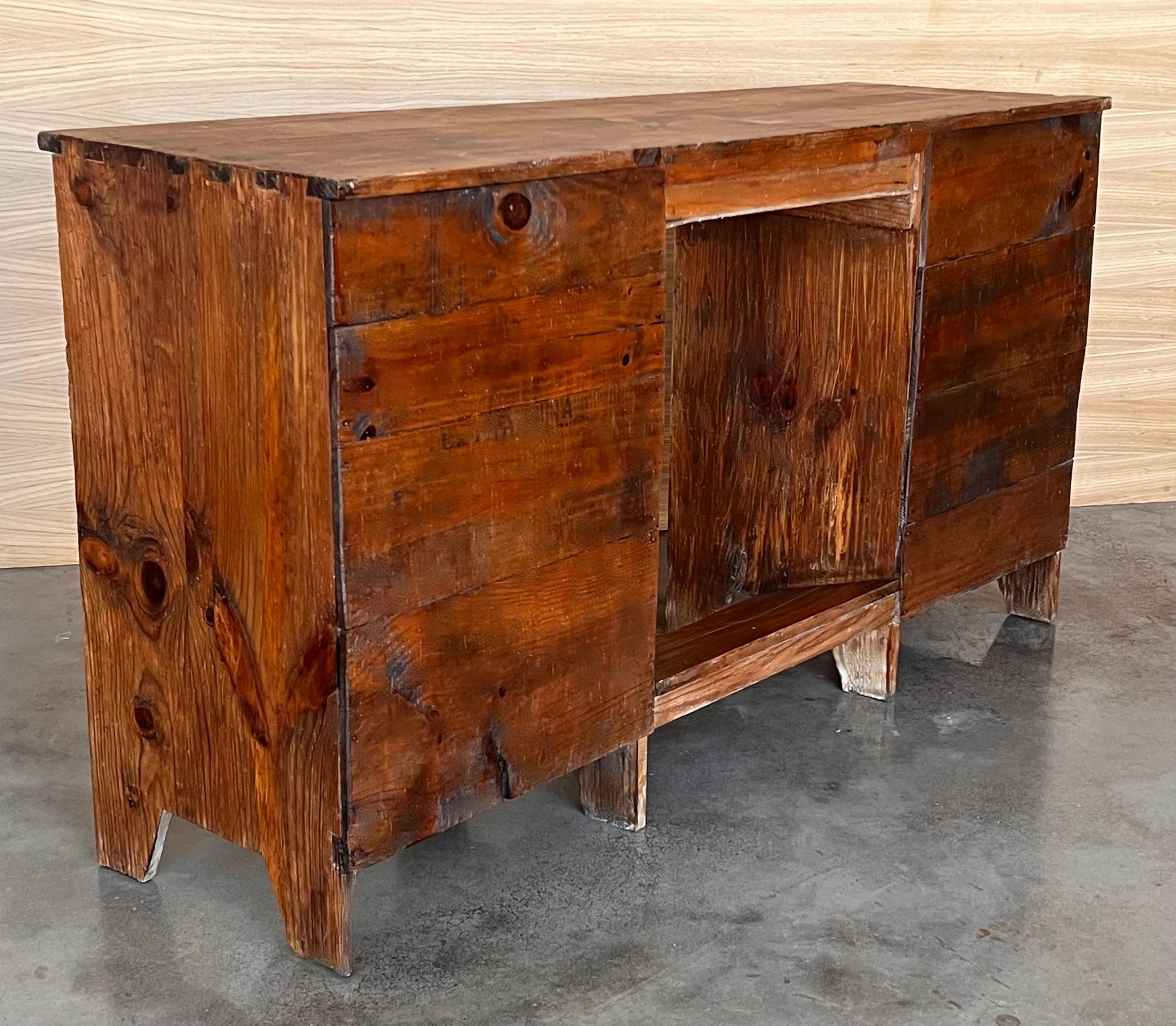 Secrétaires espagnols des années 1920, bureau à caisson en pin en vente 2