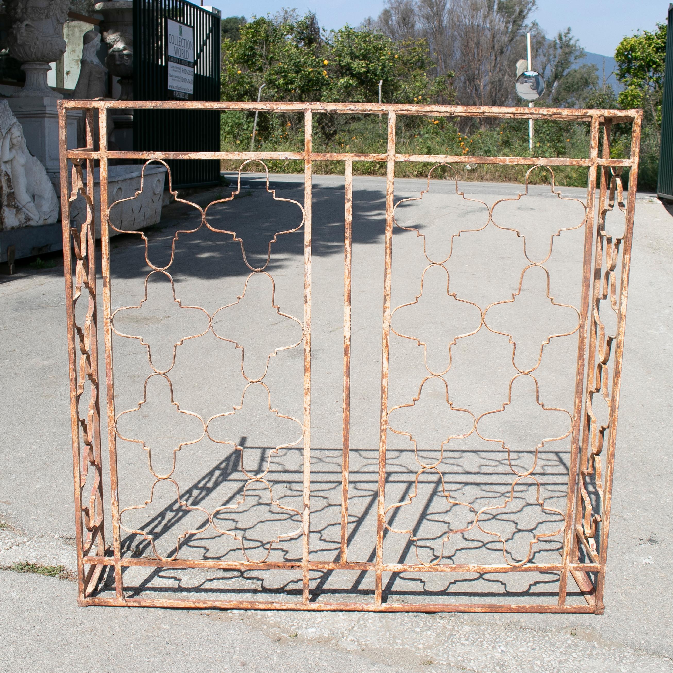 1920s Spanish Wrought Iron Window Grille In Good Condition In Marbella, ES