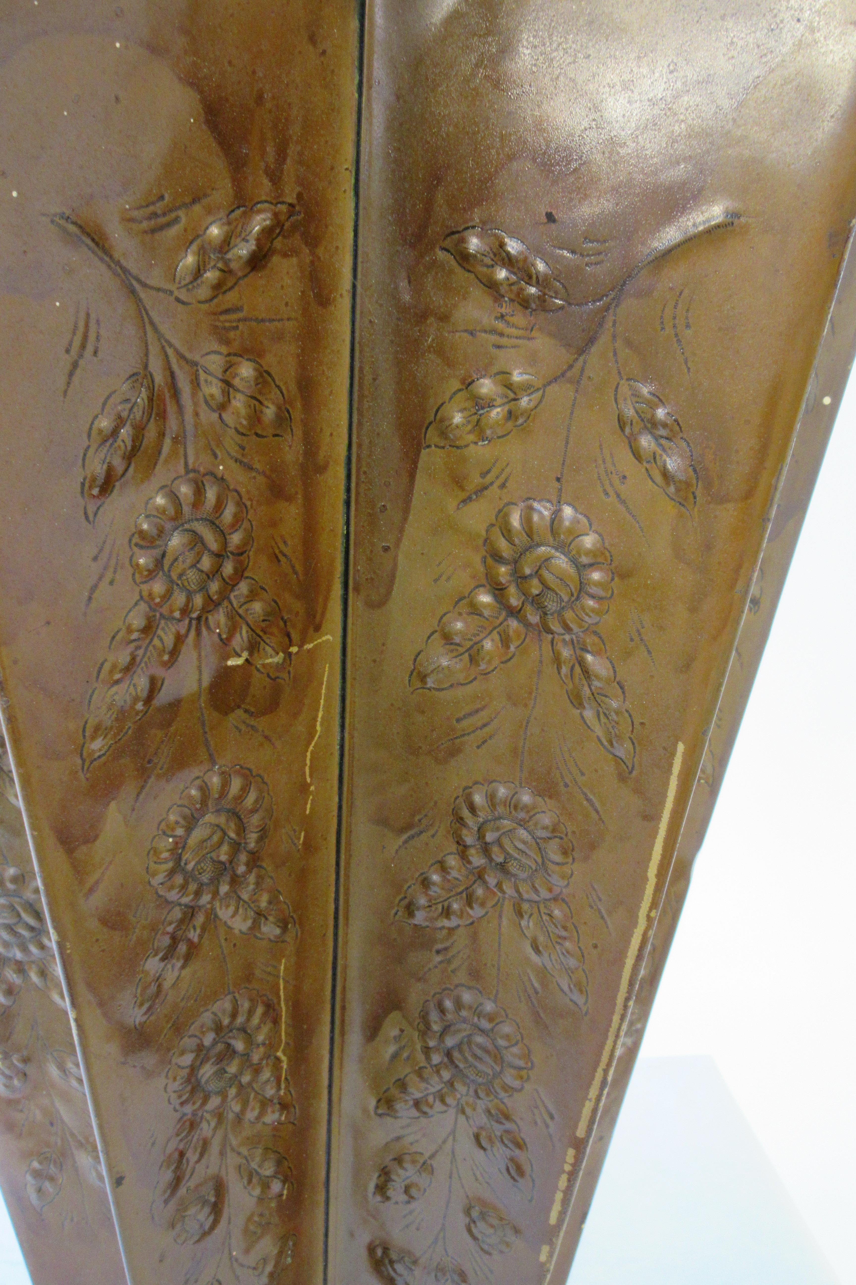 Early 20th Century 1920s Star Shaped Brass Umbrella Stand For Sale