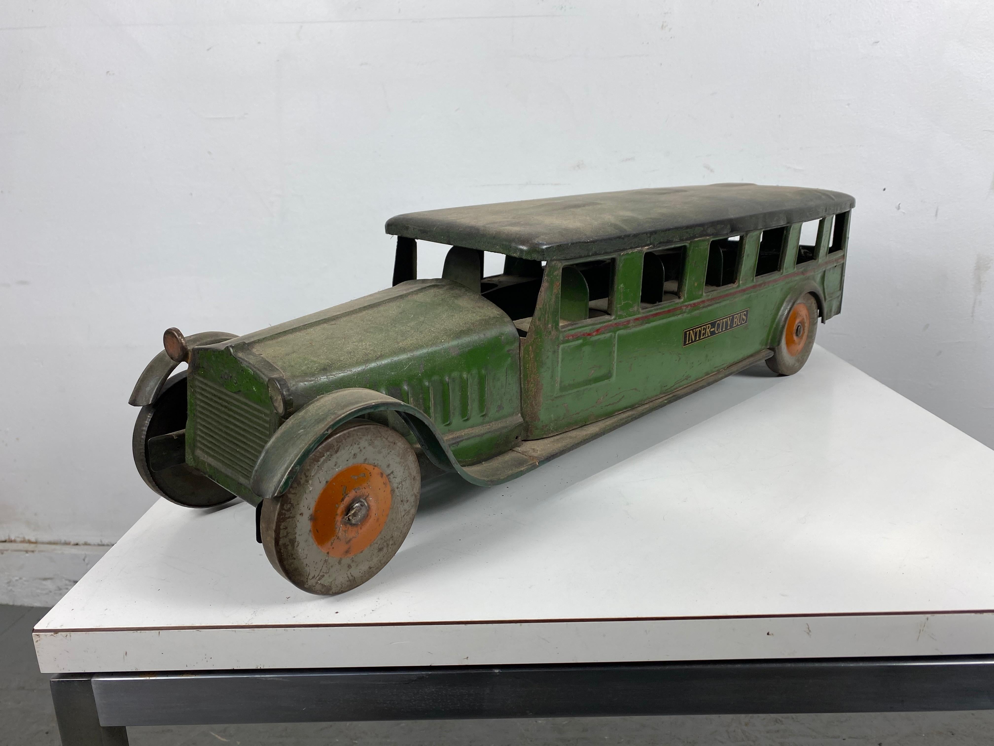 Steelcraft, camion ancien en acier pressé « entre-city-bus » des années 1920 Abîmé - En vente à Buffalo, NY