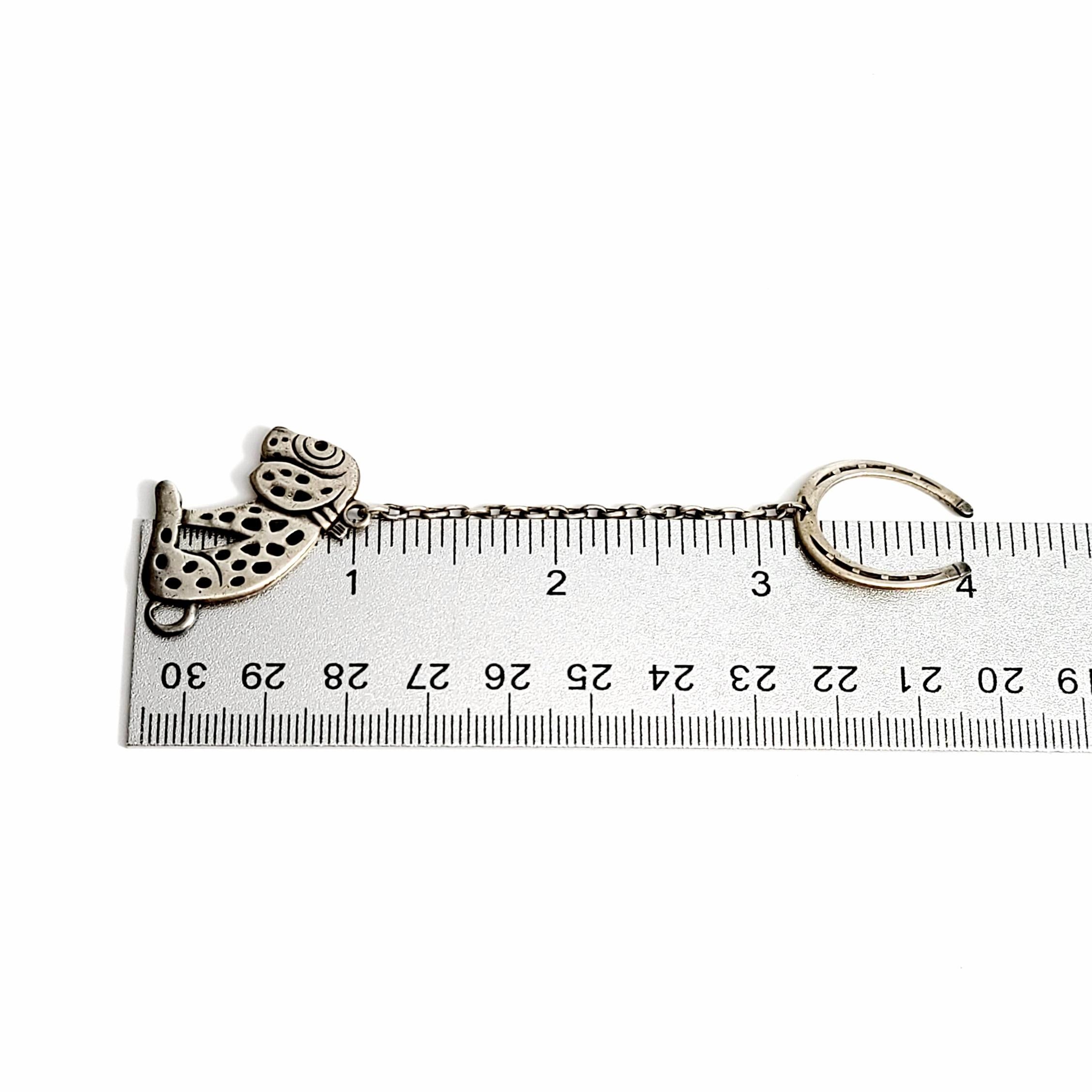 1920's Sterling Silber Dismal Desmond Hund Charme und Hufeisen Fob im Angebot 2