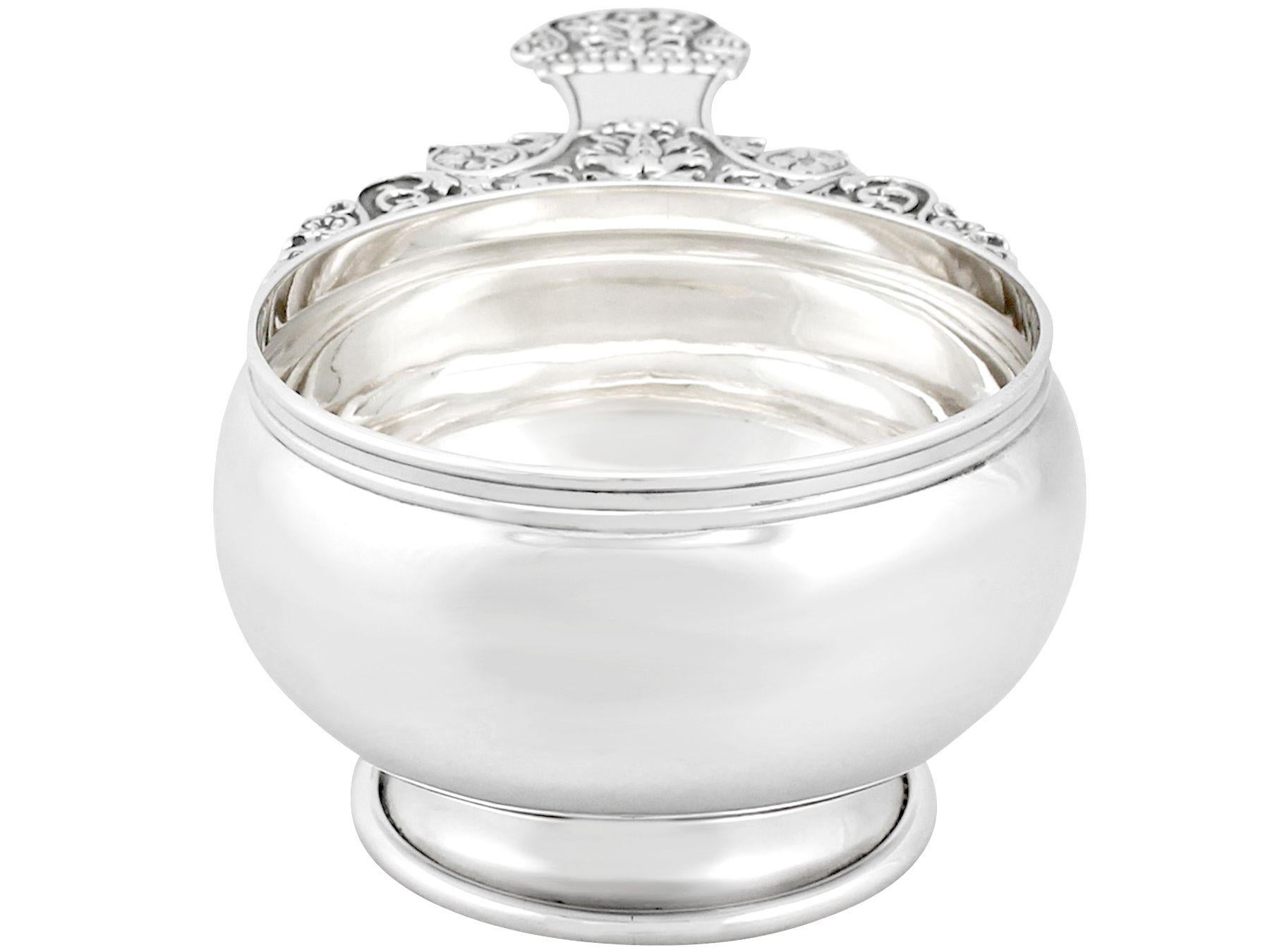 20ième siècle Bol de style Quaich en argent sterling des années 1920 en vente