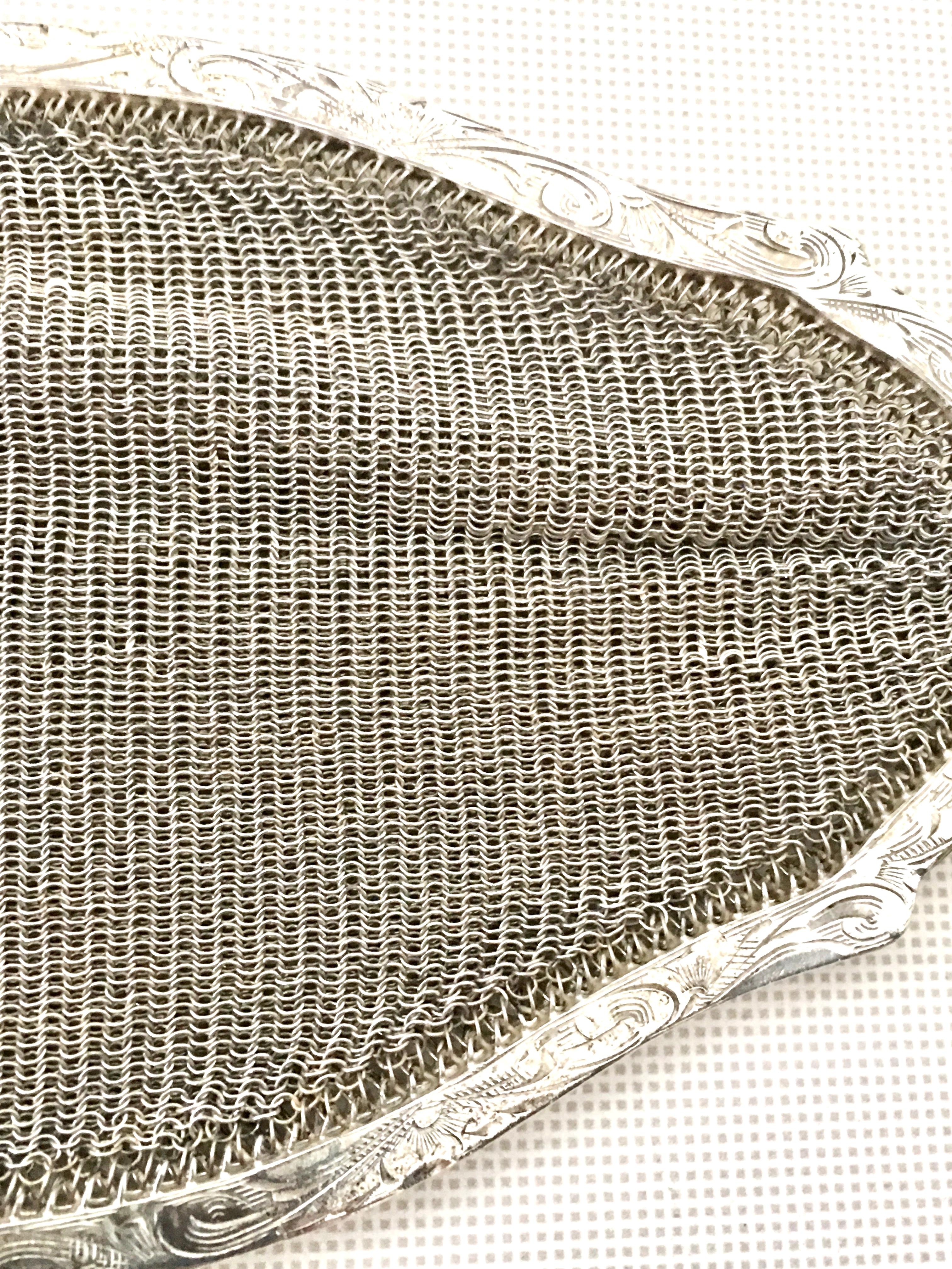 1920'S Sterling Silver Soldered Mesh Wristlet Hand Bag By, Whiting & Davis In Good Condition In West Palm Beach, FL