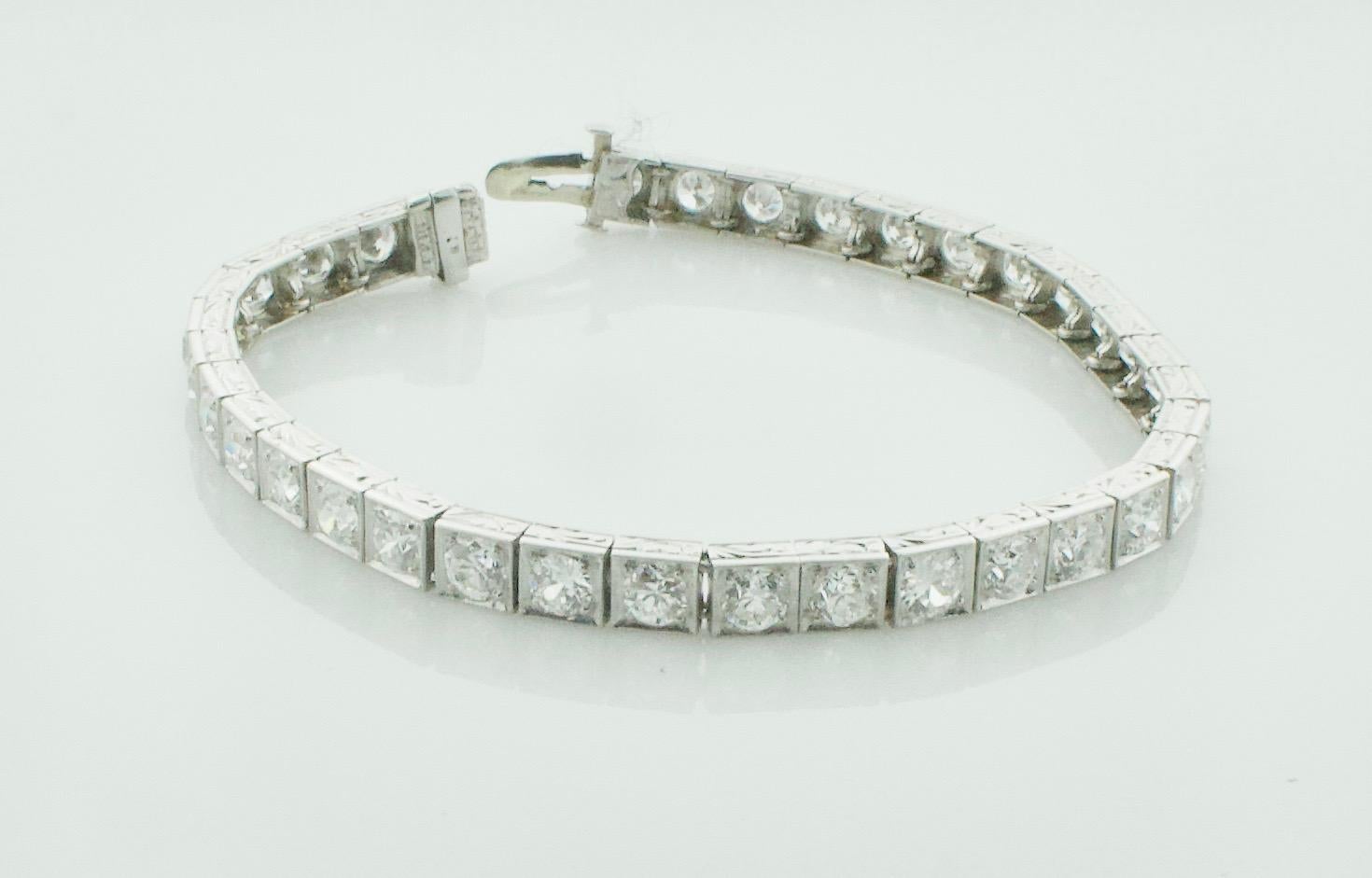Women's or Men's 1920s Straight Line Tennis Bracelet 8.40 Carat For Sale