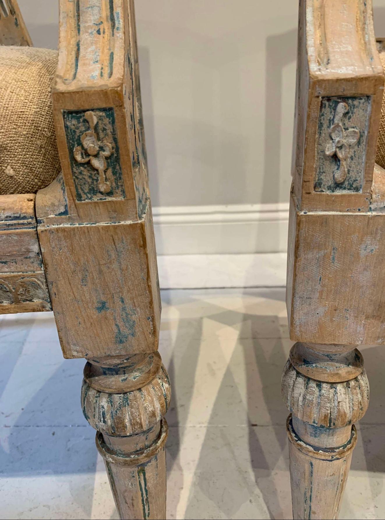 Suédois Fauteuils suédois des années 1920, arrachés à leur peinture d'origine en vente