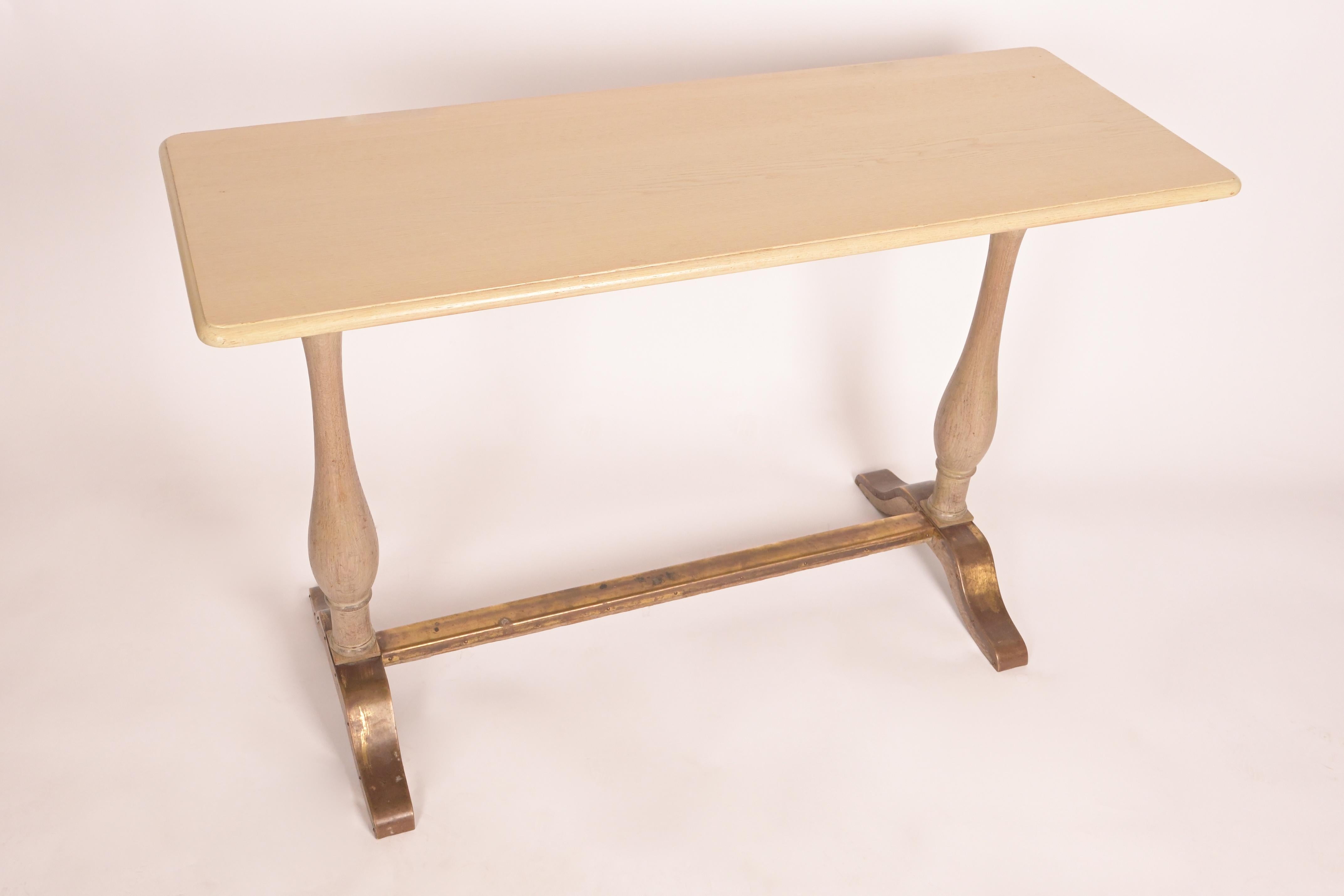 1920s Swedish Grace Period Side Table In Good Condition For Sale In New York, NY