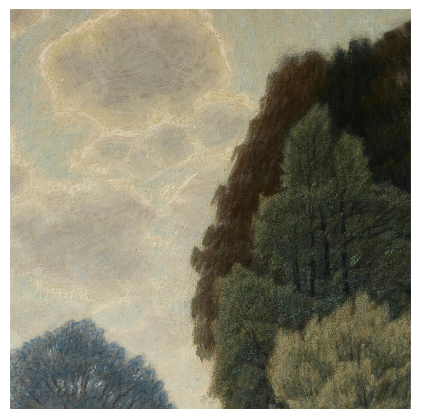 Impressionnante peinture à l'huile d'un paysage à grande échelle avec des arbres.
La vue s'étend de l'herbe au premier plan à un certain nombre d'arbres en pleine feuillaison sur fond de ciel bleu-gris légèrement nuageux.
Il est encadré dans un