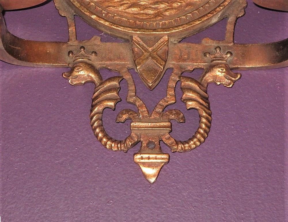 Große Schiffs-Wandleuchter in Bronze, Original-Finish und Patina, Preis pro Paar im Zustand „Gut“ im Angebot in Prescott, US