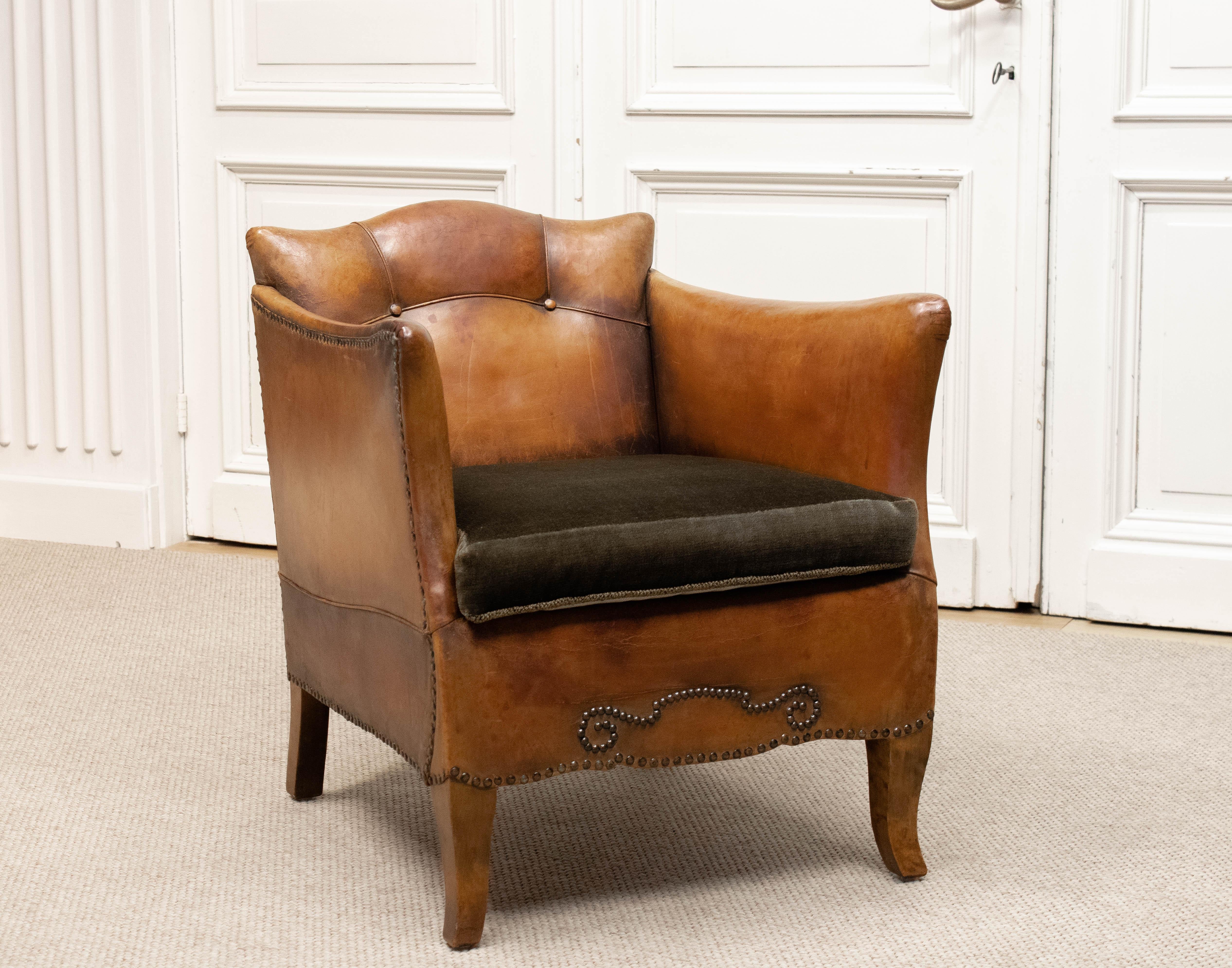 Suédois Fauteuil club en cuir fauve des années 1920 attribué à Otto Schulz pour Boet Suède en vente