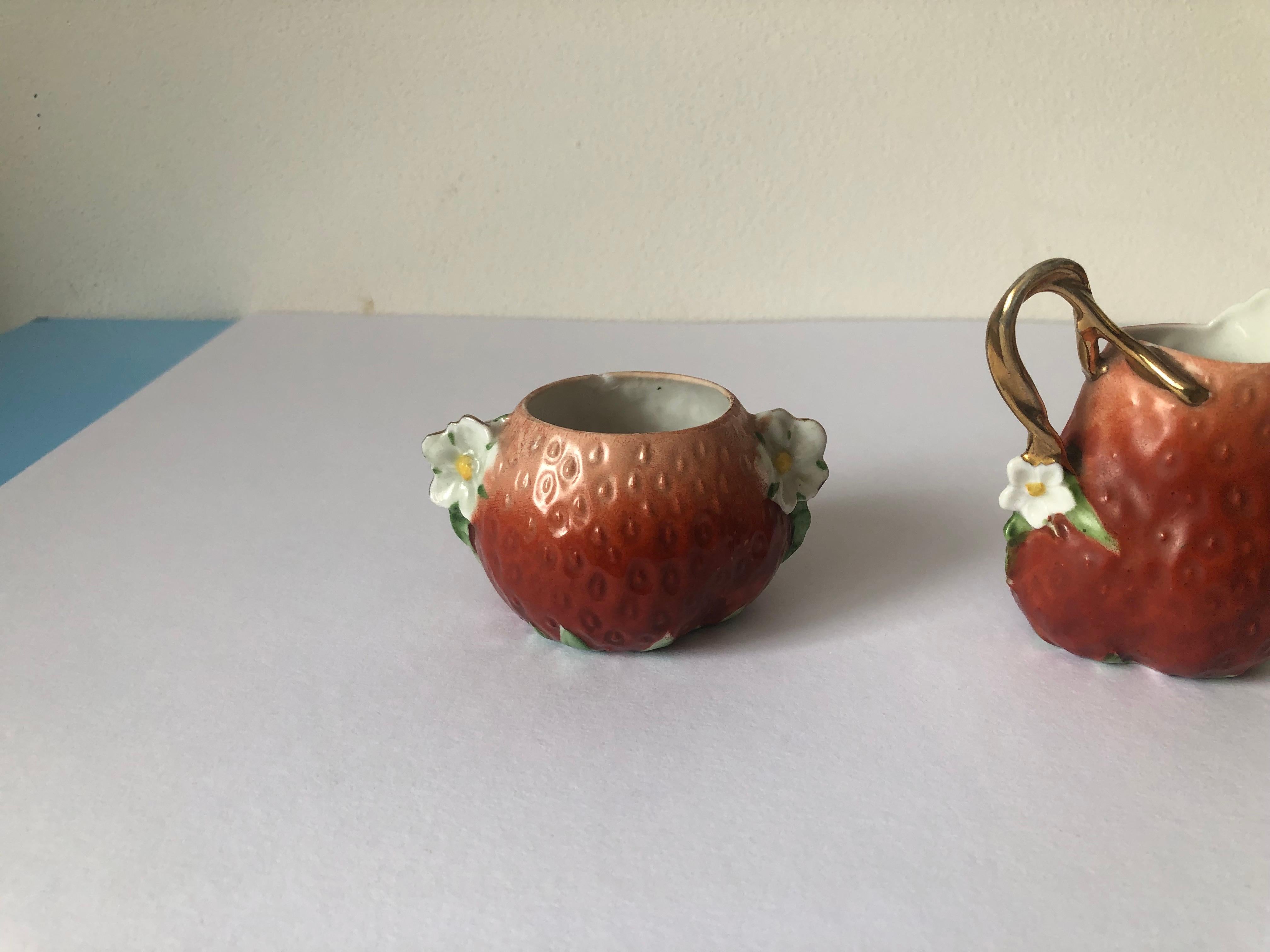 royal bayreuth strawberry teapot