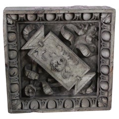 Friso de huevos y dardos de terracota de los años 20 de un edificio de Manhattan