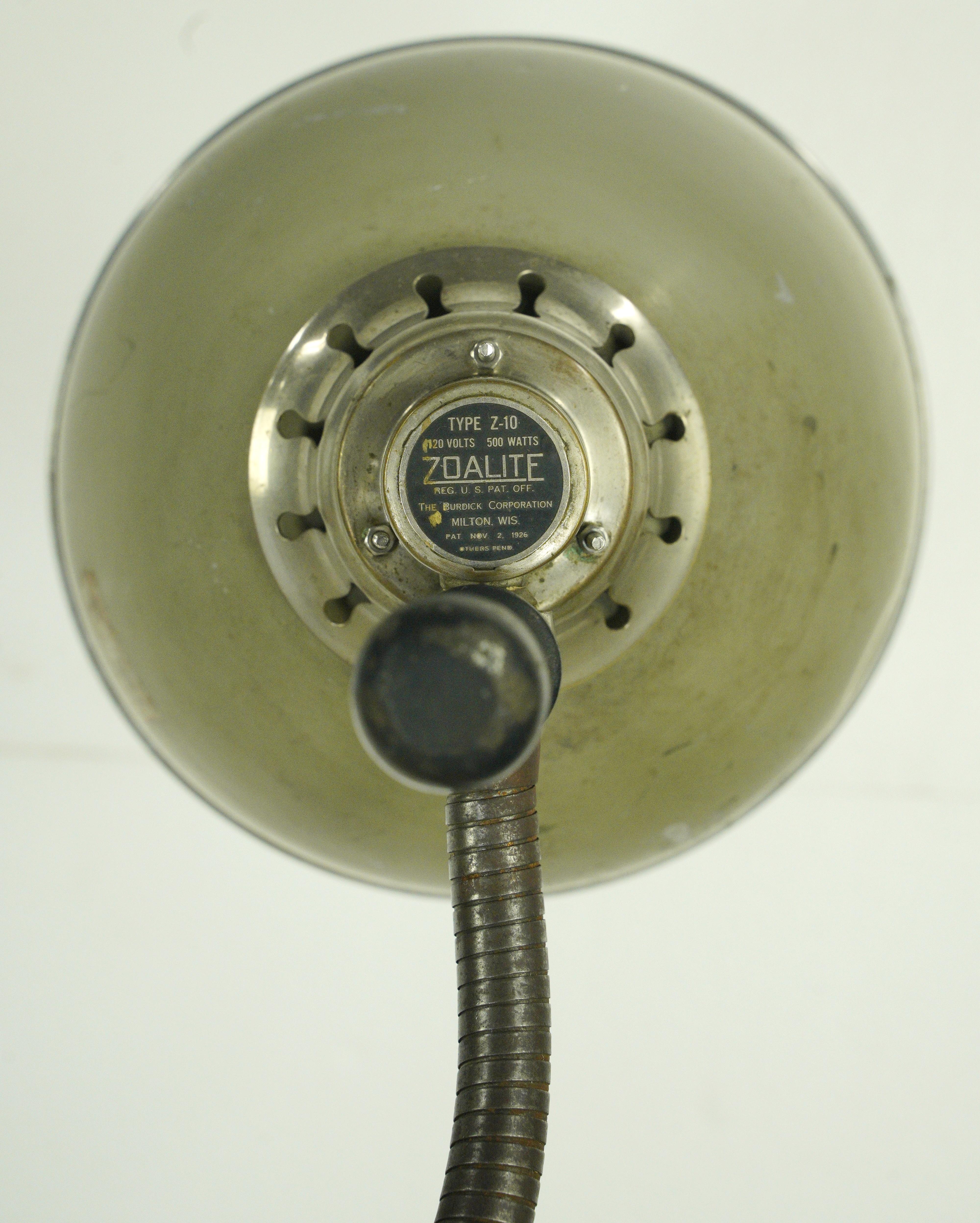 Industriale Anni '20 La Burdick Corp. Lampada da terra regolabile Zoalite in vendita