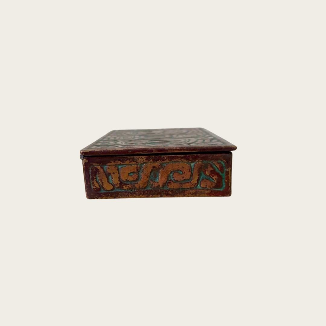 1920s Tiffany Studios Zodiac Box Bon état - En vente à Brooklyn, NY