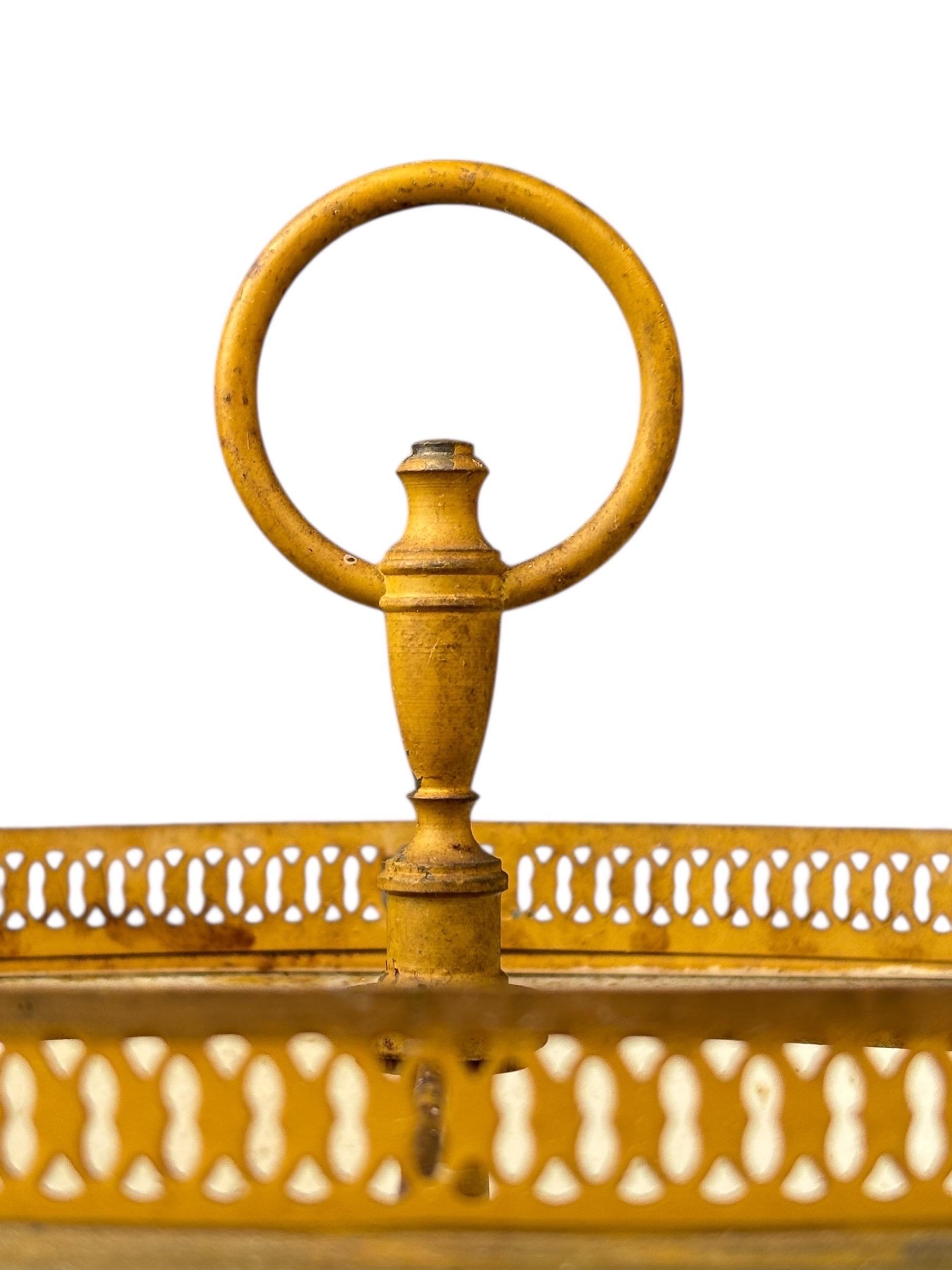 Lámpara Tole Bouillotte de 1920 en amarillo Directorio en venta