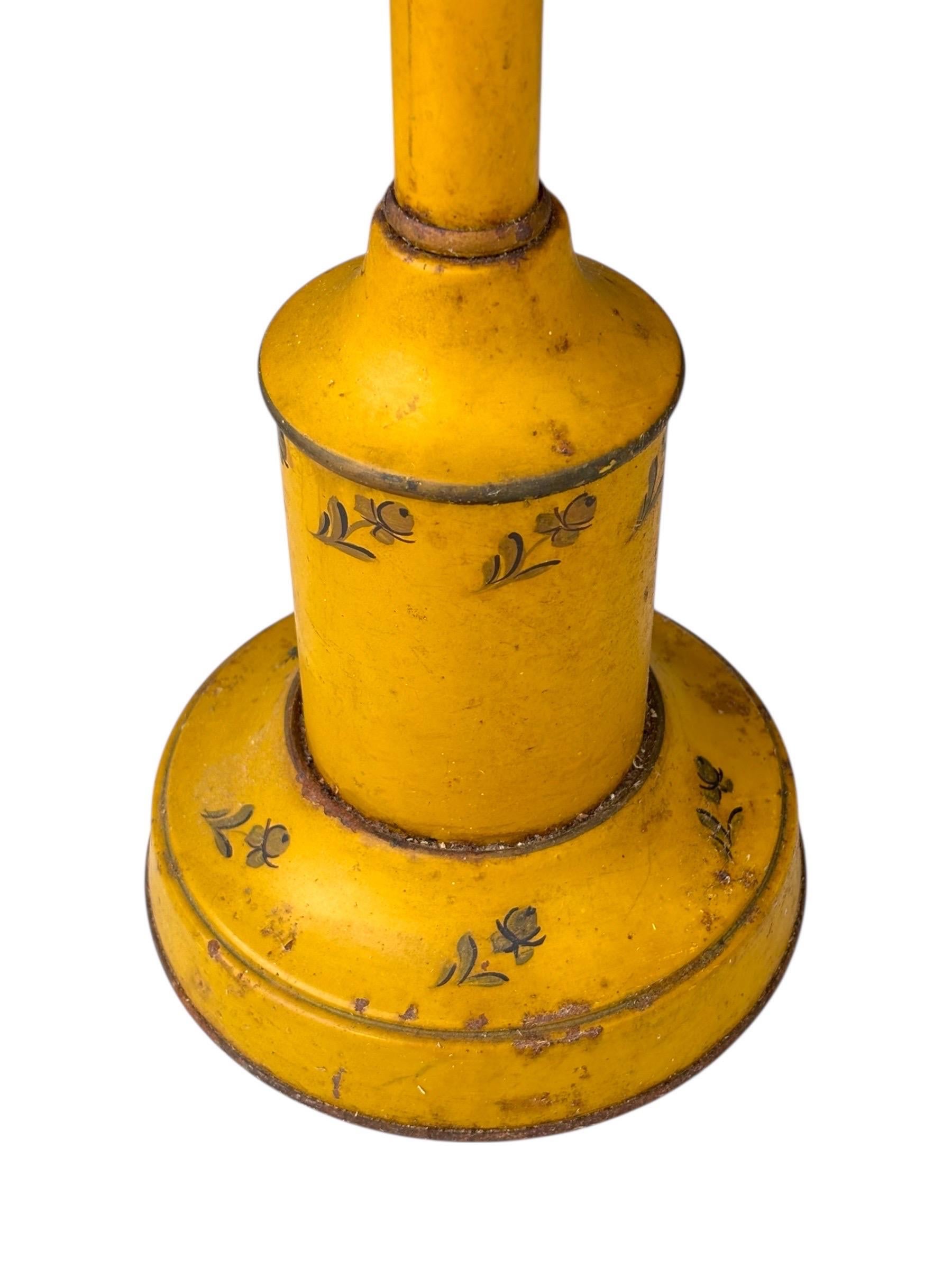 Lámpara Tole Bouillotte de 1920 en amarillo Latón en venta