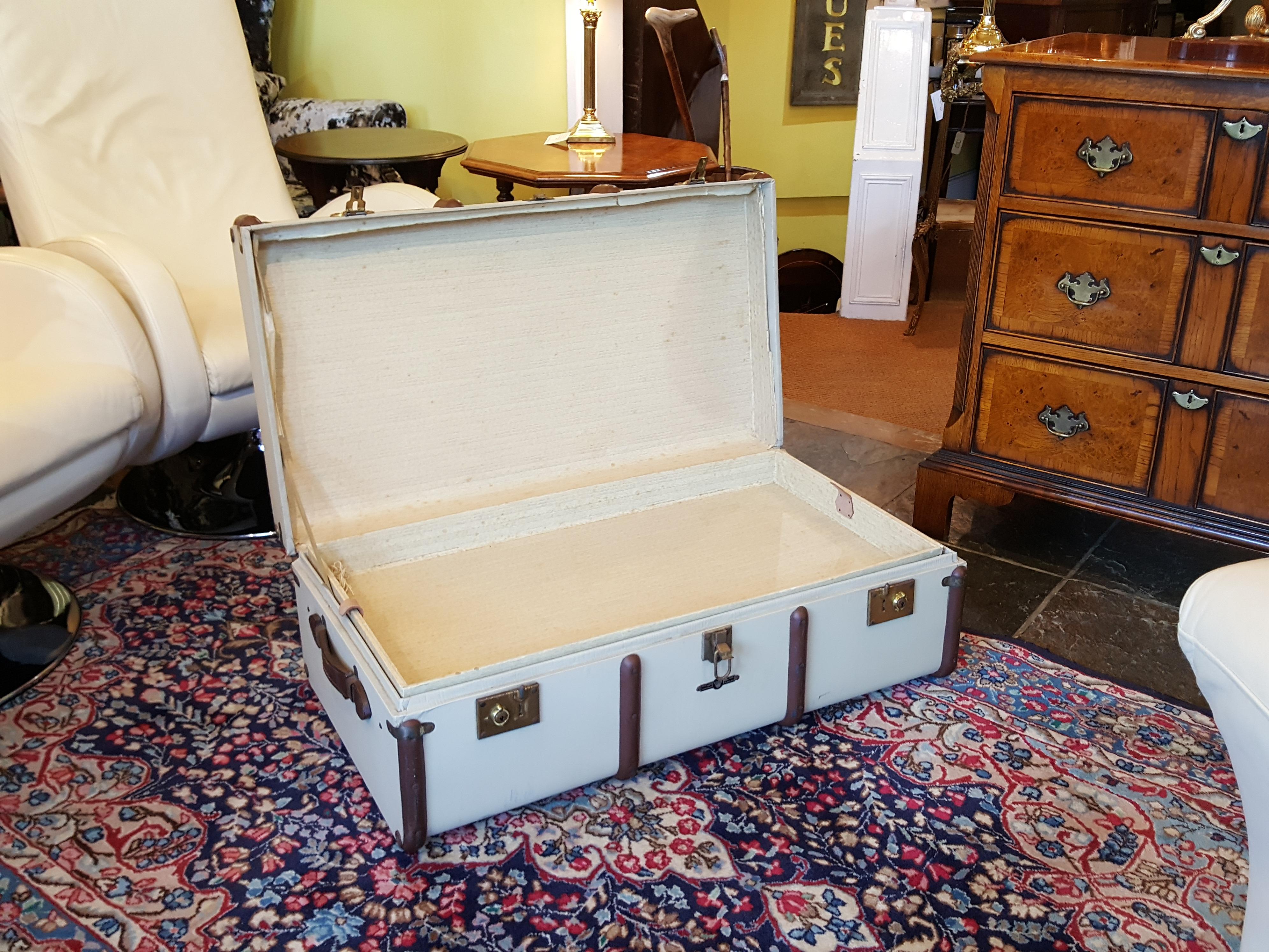 English 1920s Travelling Trunk