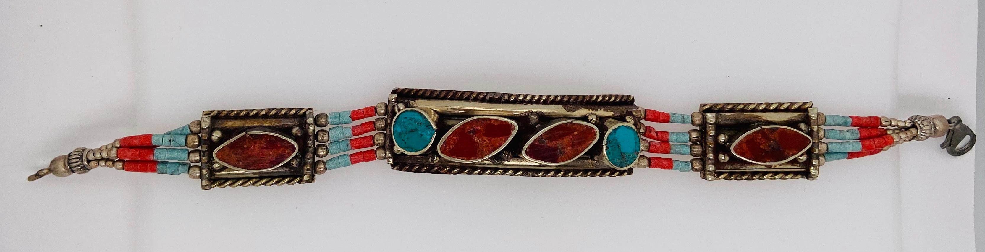 Bracelet tribal marocain d'antiquités en argent des années 1920 Bon état - En vente à Plainview, NY