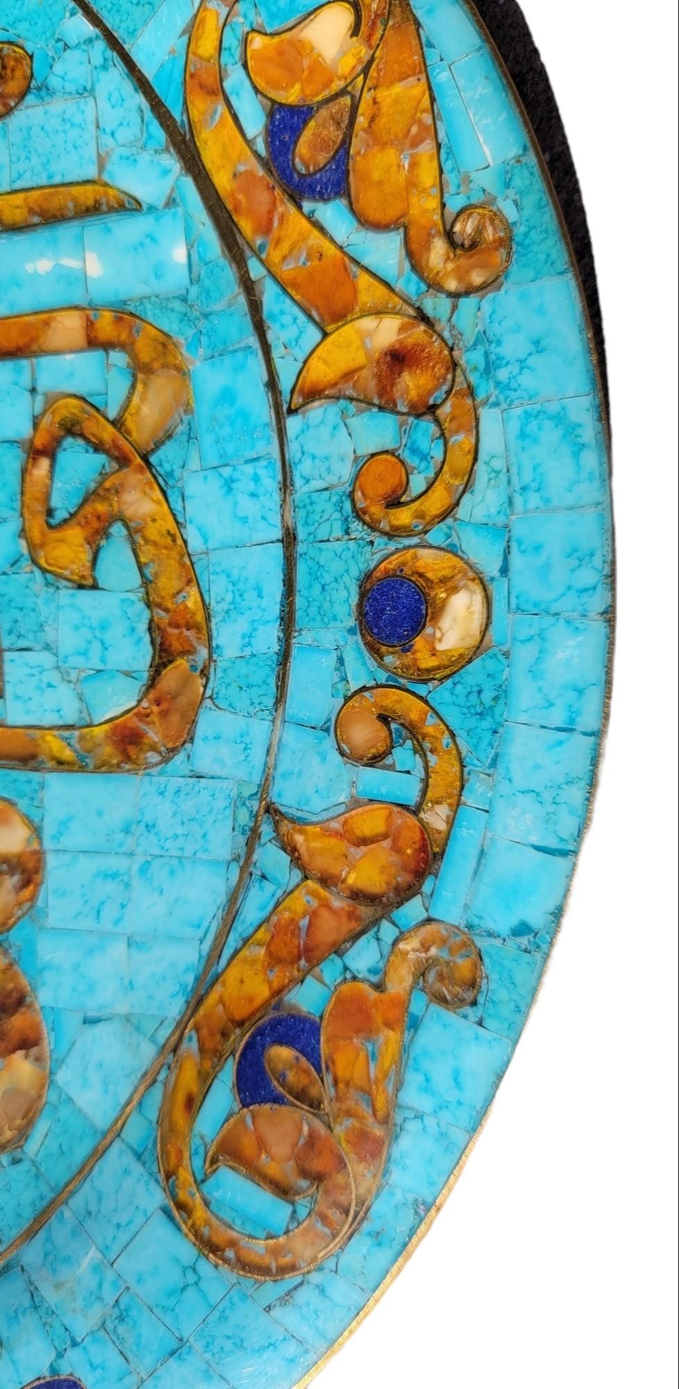 Centre de table des années 1920 incrusté d'agate turquoise et de lapis-lazuri Bon état - En vente à Pasadena, CA