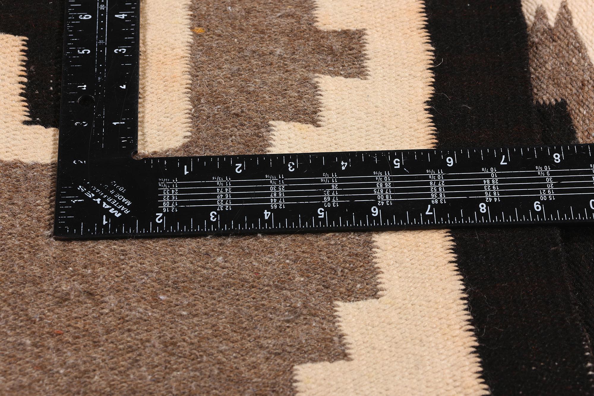 Antique Two Grey Hills-Inspired Southwest Modern Rug Early 20th Century In Good Condition For Sale In Dallas, TX