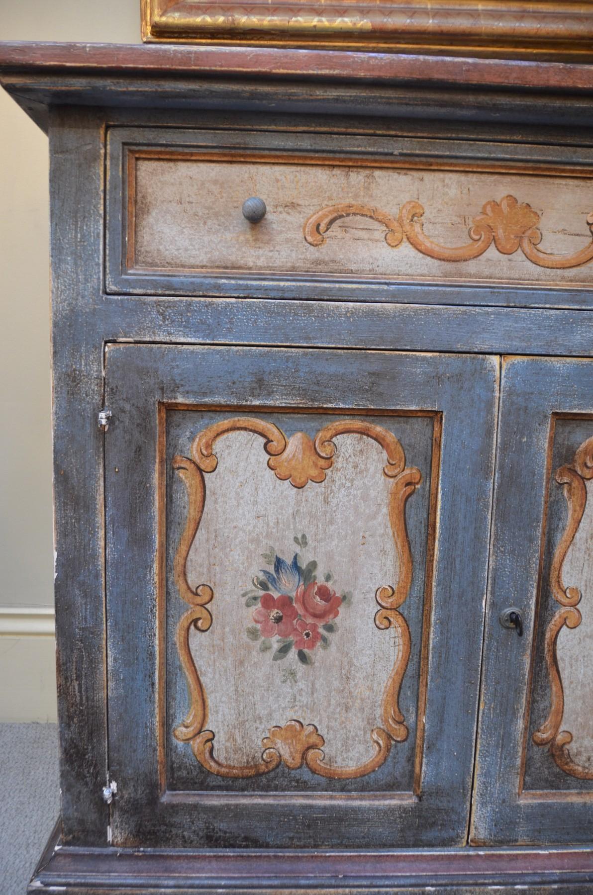 20th Century 1920s Venetian Decorative Painted Side Cabinet