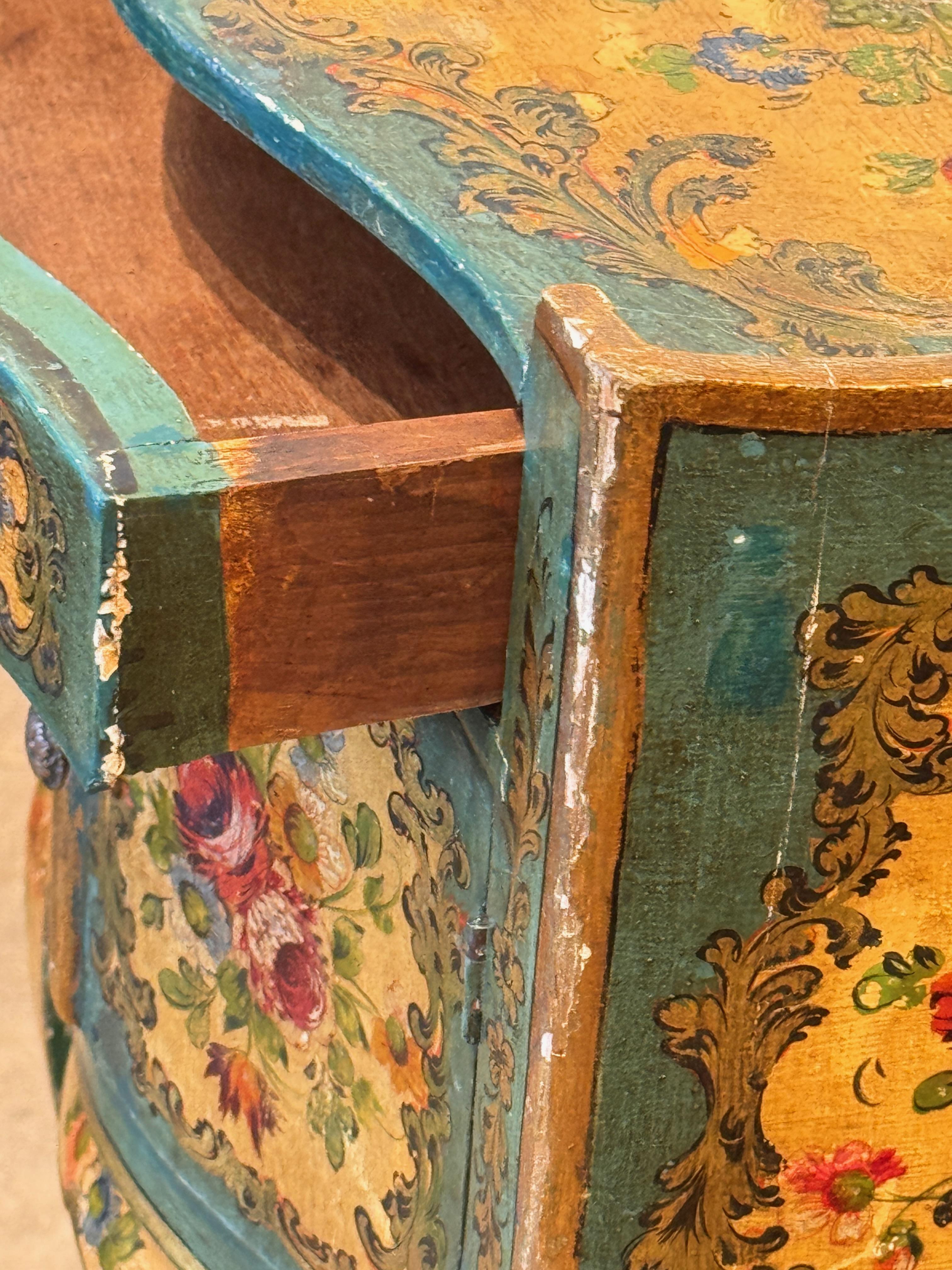 Tavolino veneziano del 1920 dipinto a mano in vendita 1