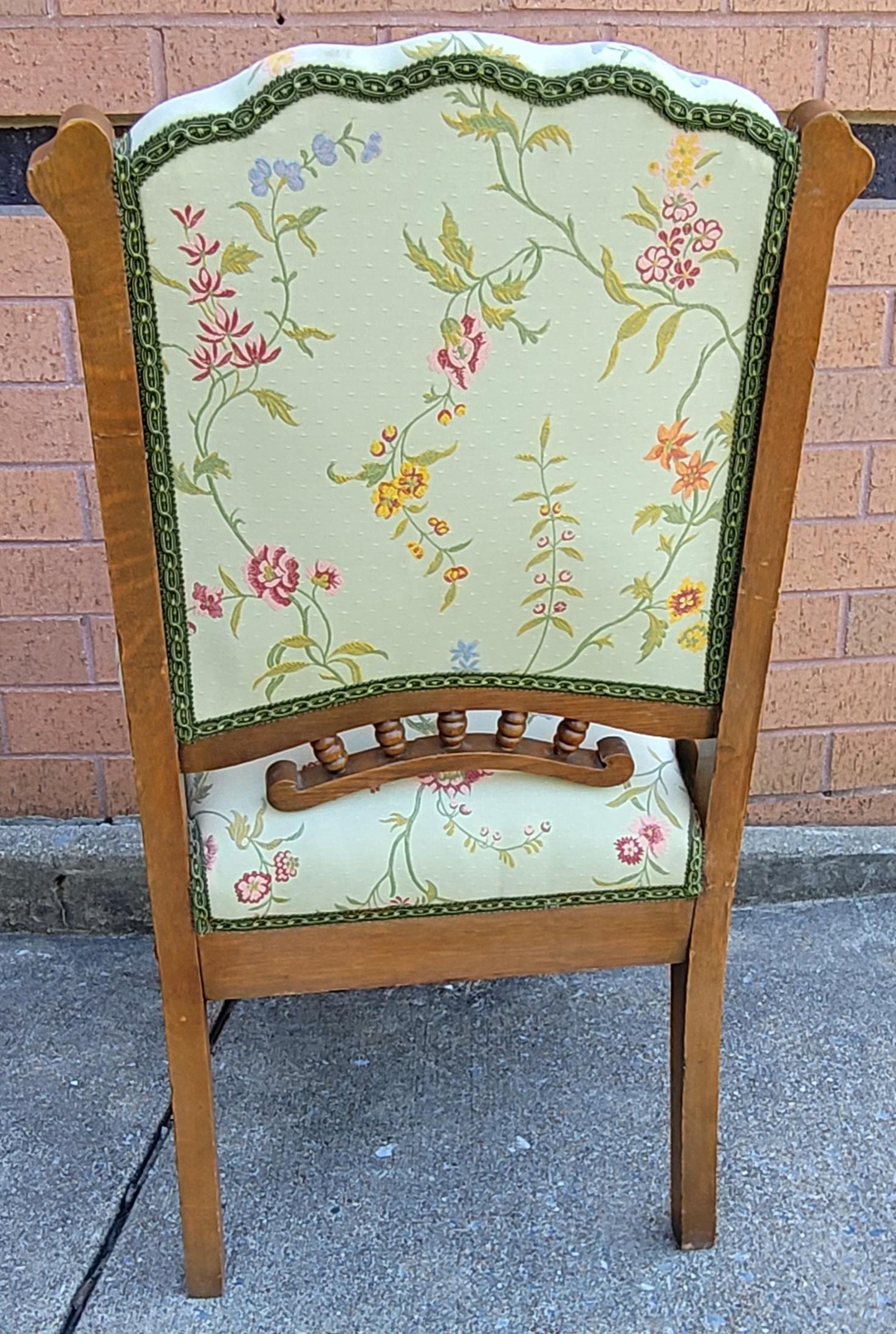 1920s Victorian Oak Upholstered Parlor Side Parlor Chairs, a Pair For Sale 2